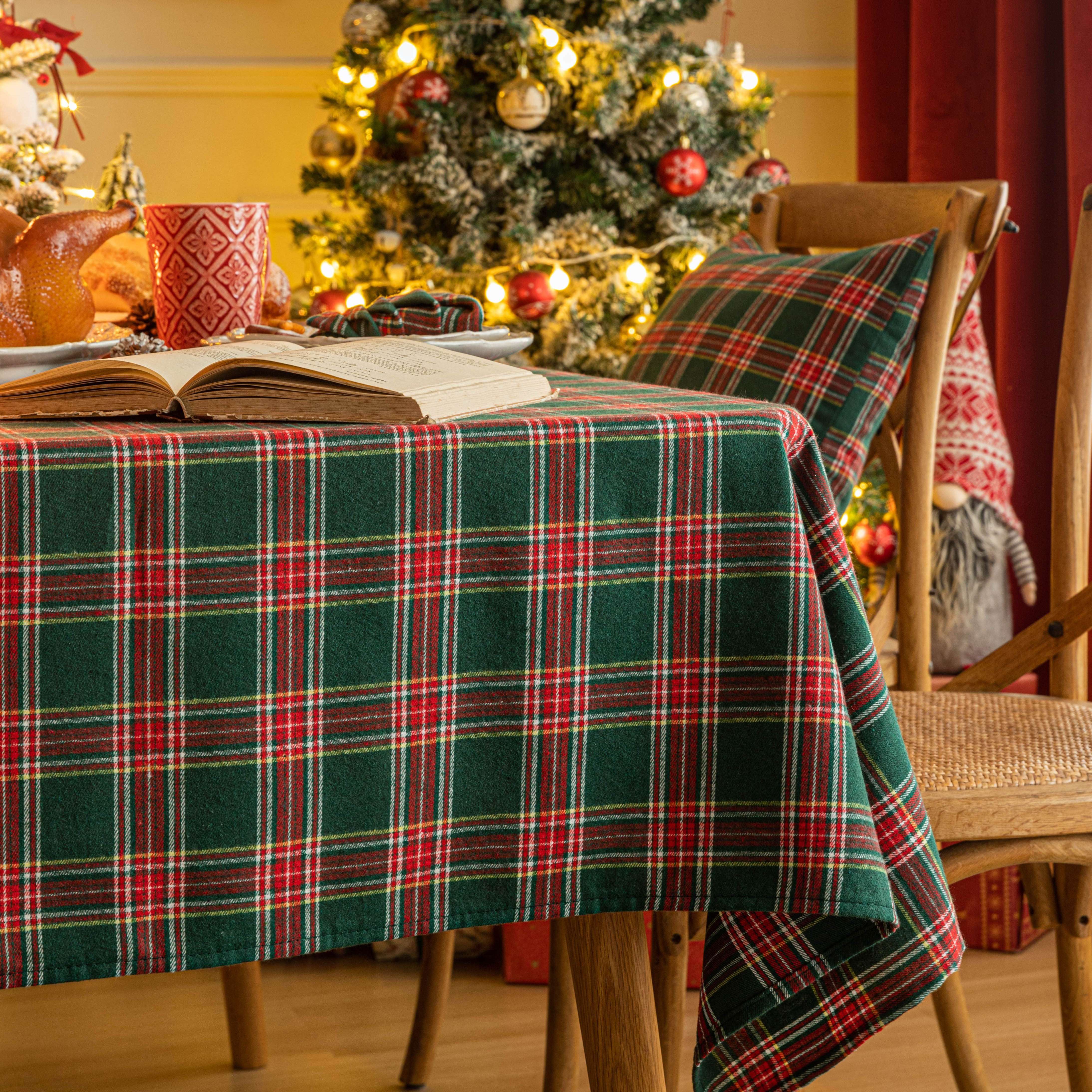 Square Tablecloth Red Green Plaid Christmas Dinner Party Decor Polyester
