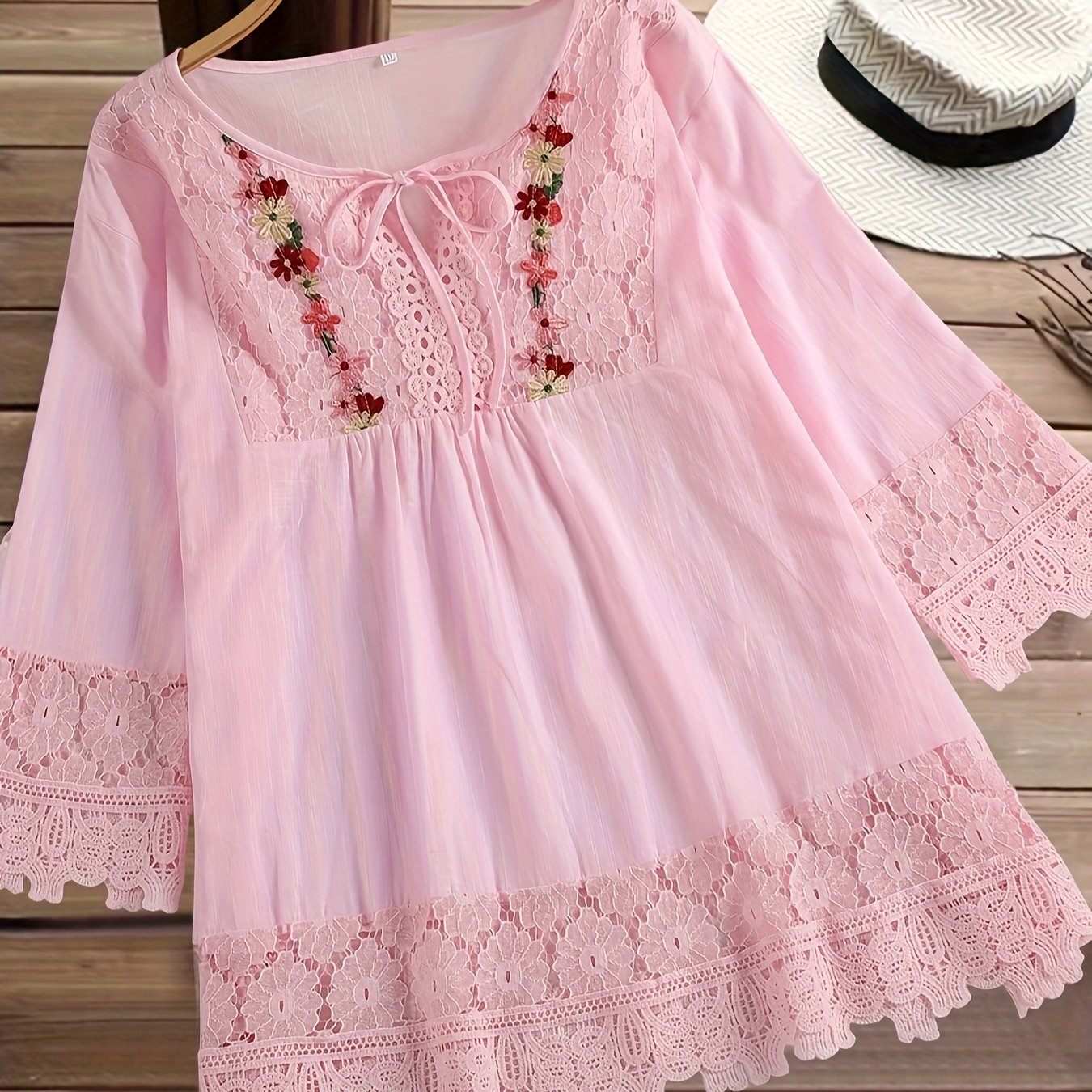 Ayollar uchun pluss o'lchamdagi gul appliqué va dantel bog'ichli elegant bluzka