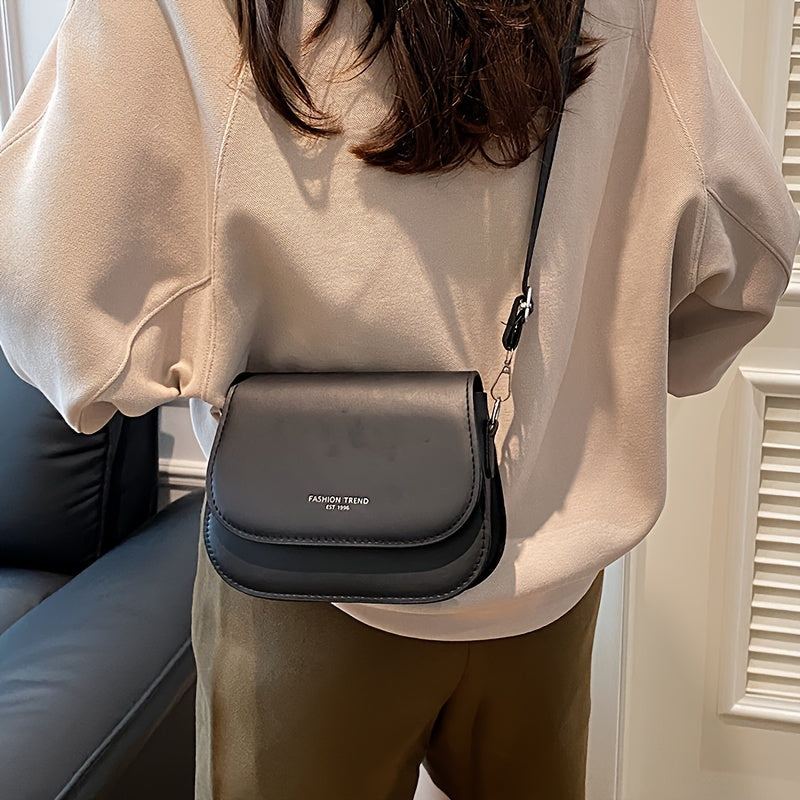 Мини-сумка-почтовик с регулируемым ремнем и квадратным отверстием