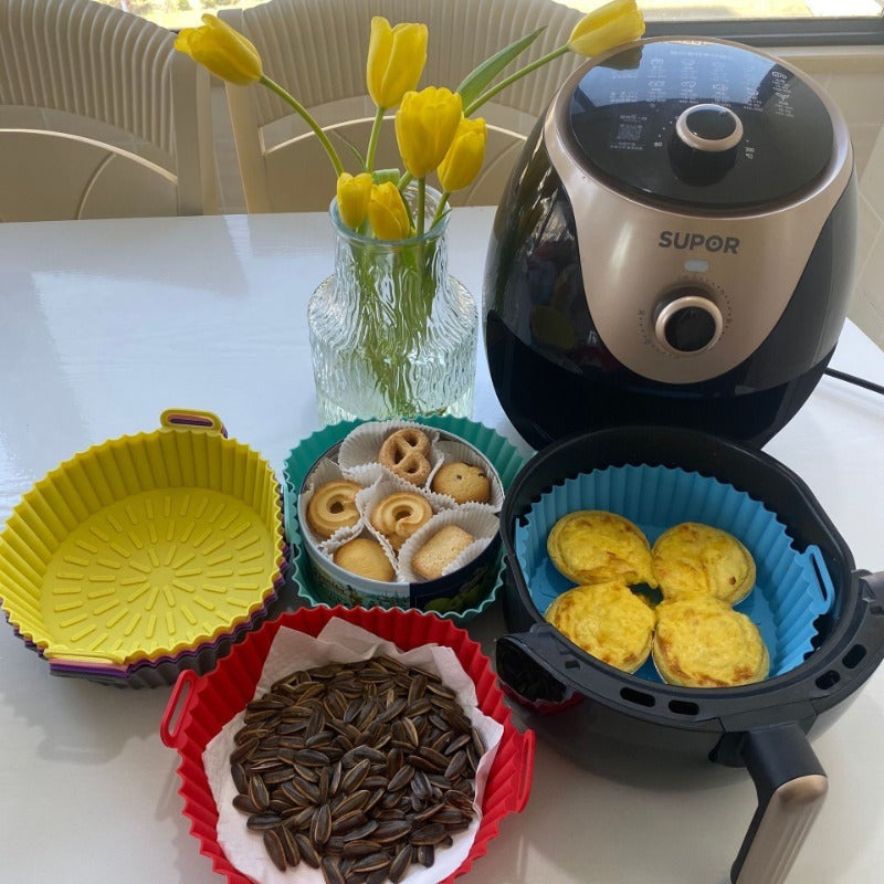 Havo fritöleri uchun silikon pishirish qog'ozi - yopishmaydigan, qayta ishlatiladigan, tutqichli ko'p maqsadli qoplama - 480°F gacha issiqlikka chidamli - plastik idish ushlagichni o'z ichiga oladi