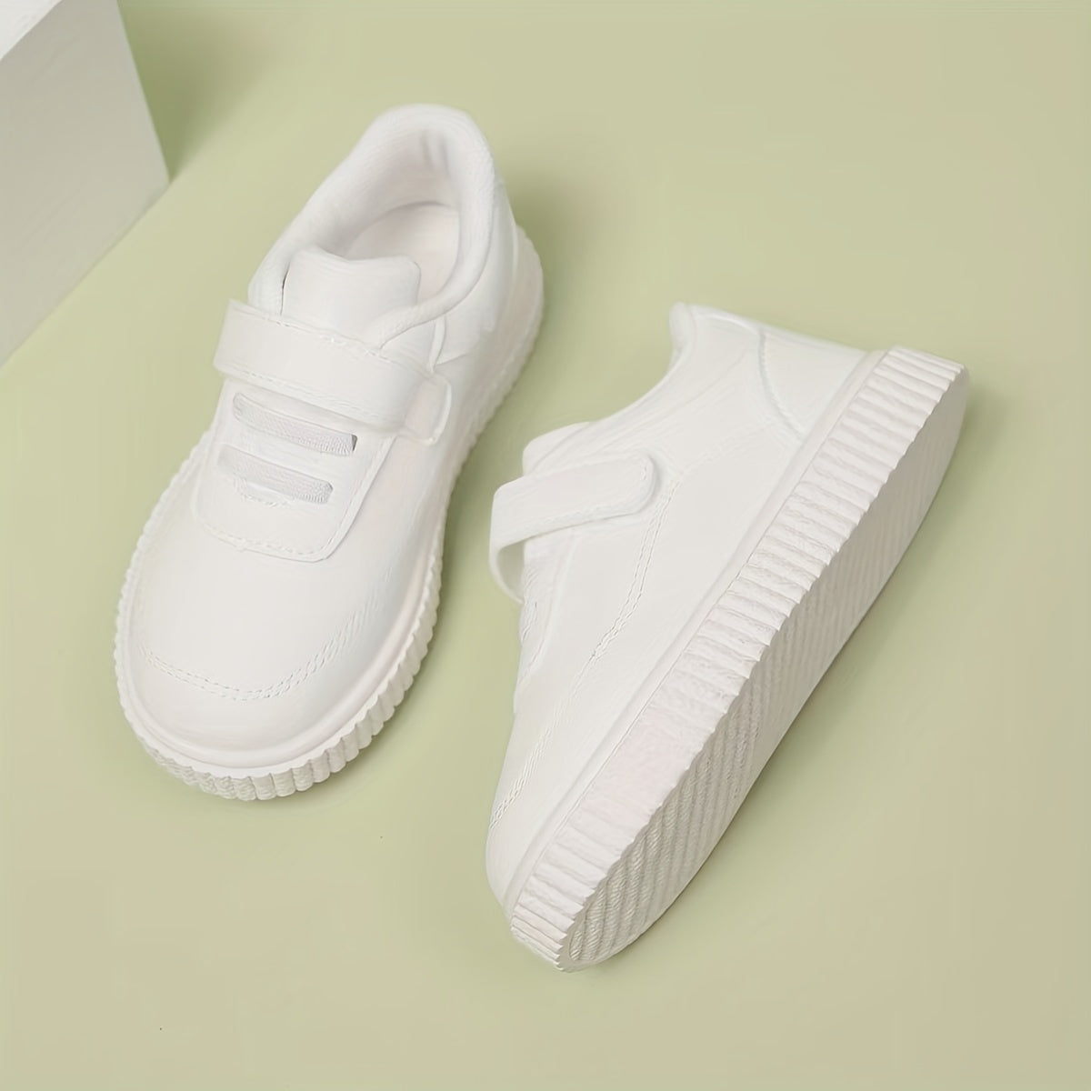 Kids White Lightweight Sneakers for Boys and Girls All-Season Casual Sports Shoes
