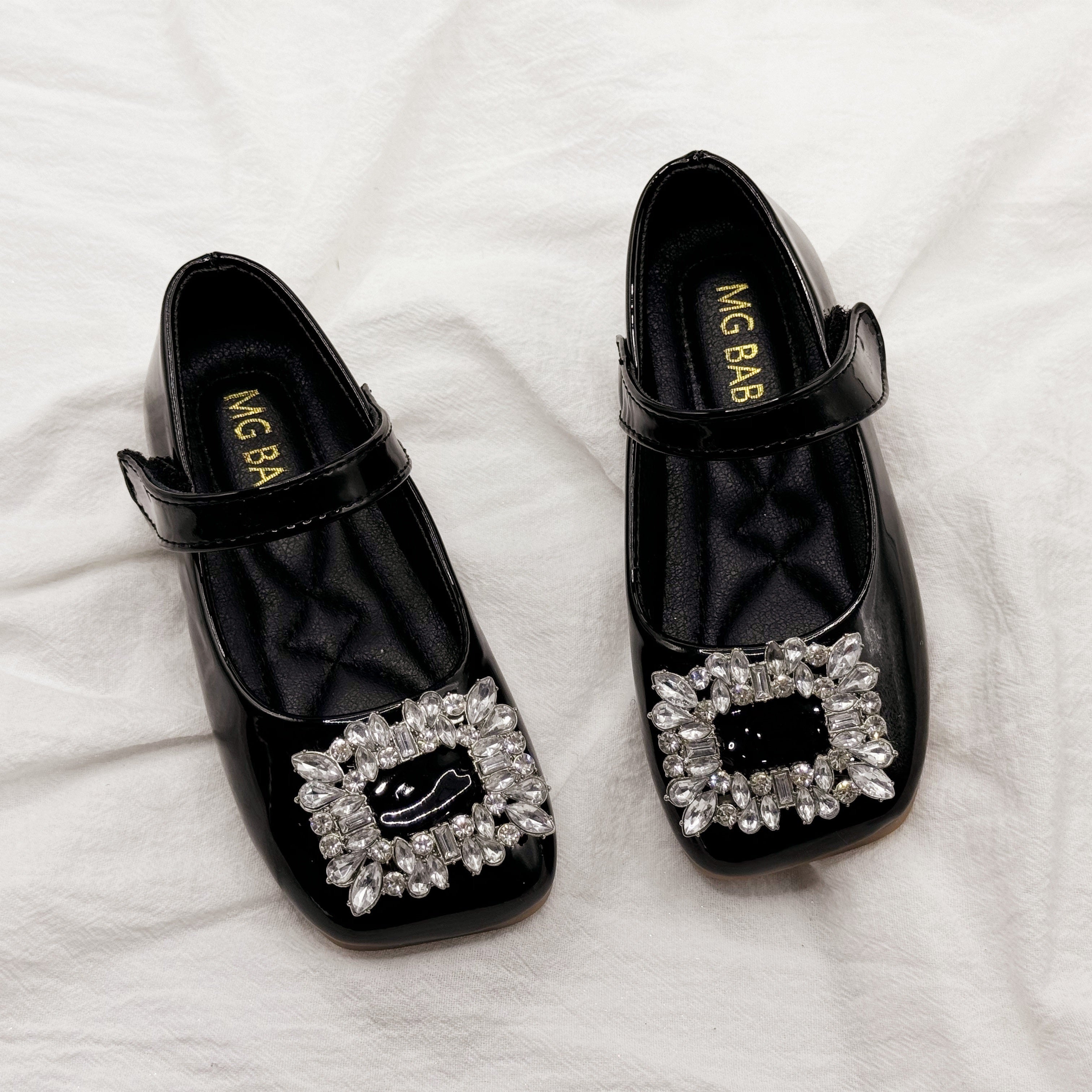 Qizlar uchun zamonaviy rhinestone tekis poyabzal, bahor uchun yumshoq va engil.