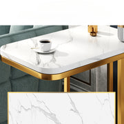 Balkon yoki divan yonida saqlash joyi bilan hashamatli burchak stoli.