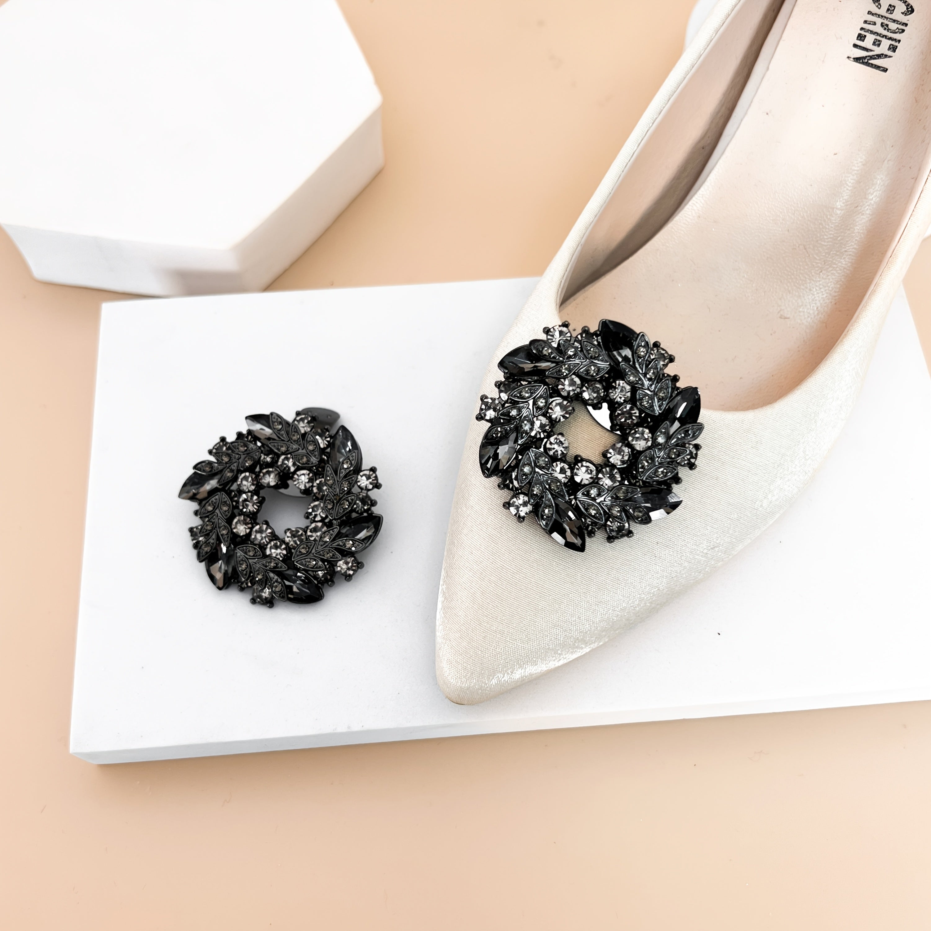 Women Rhinestone Shoe Clips Black Pointed Toe Decorative Accessories for Weddings
