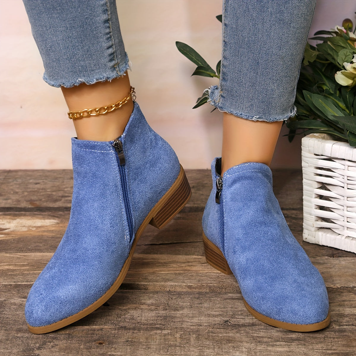 Women's Leather Ankle Boots with Chunky Heel and Double Zipper