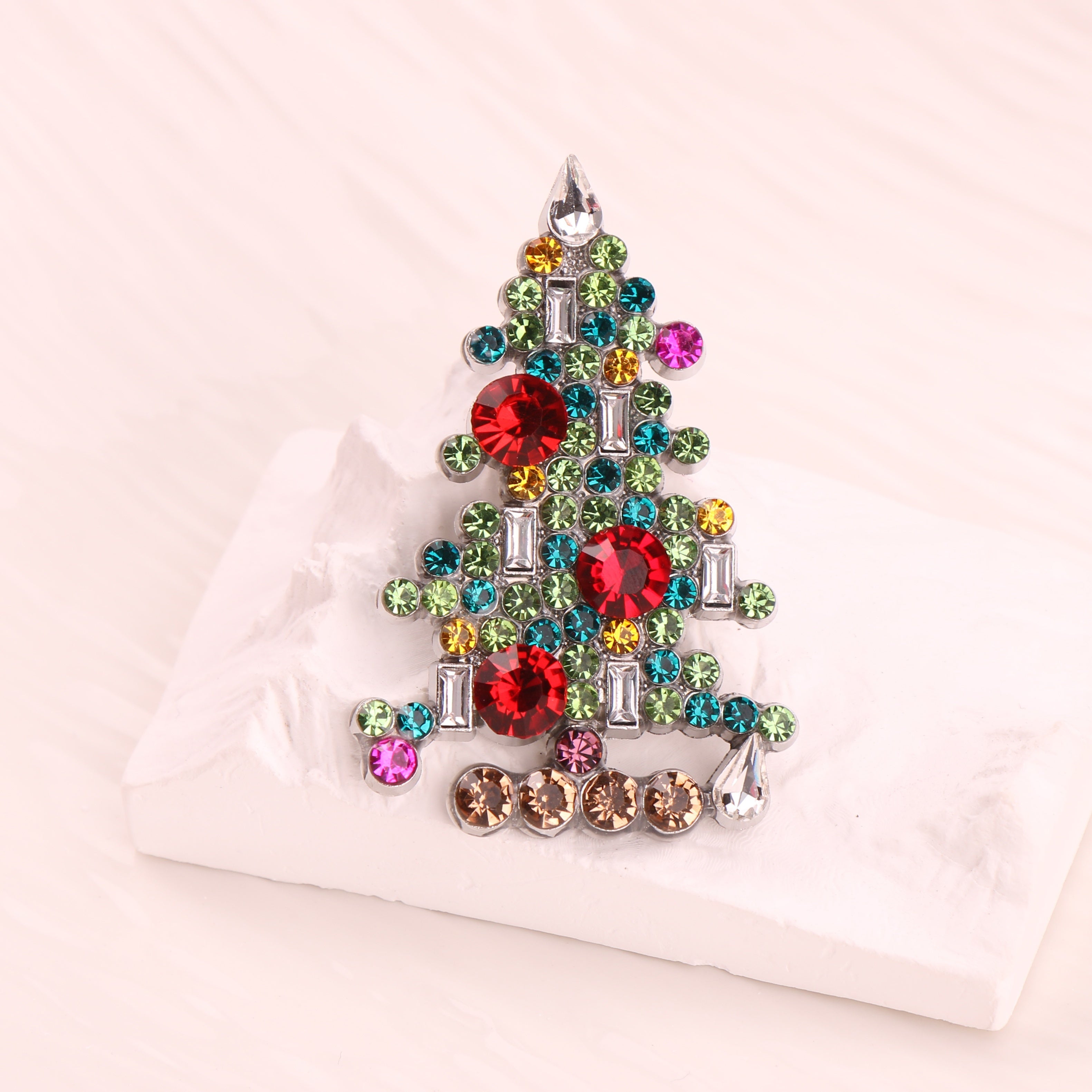 Sparkling Rhinestone Christmas Tree Brooch Festive Holiday Corsage Pin