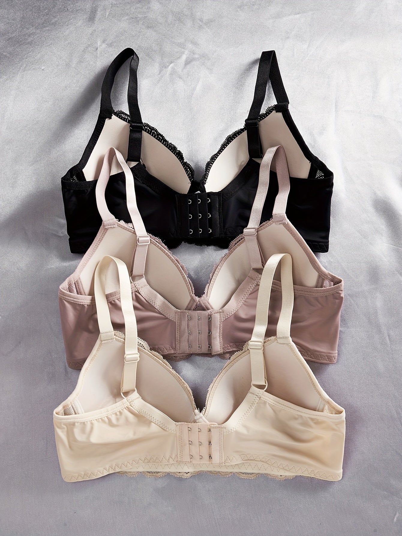 3-ta bo‘lakli ipli bralett to‘plami, underwire bilan, naylon aralashmasi, olib tashlanmaydigan padlar, po‘lat halqa, ipli chekka