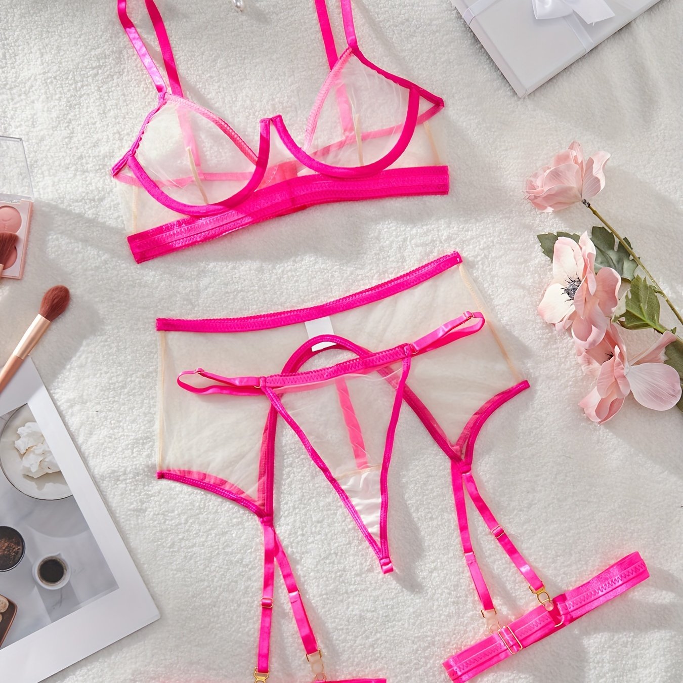 Conjunto de lencería de malla transparente para mujer con sujetador, tanga y liga con ribete en contraste