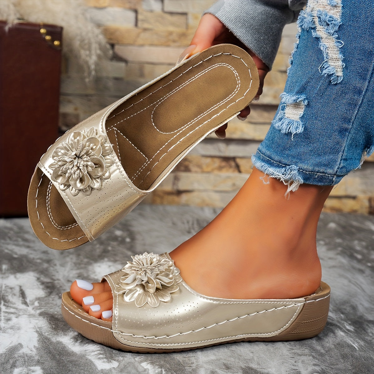 Women’s White Floral Slip-On Slippers with Open Toe and Flat Heel