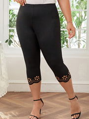 Plus Size Women's Capri Leggings Solid Black Lace Detail Stretchy Non-See-Through