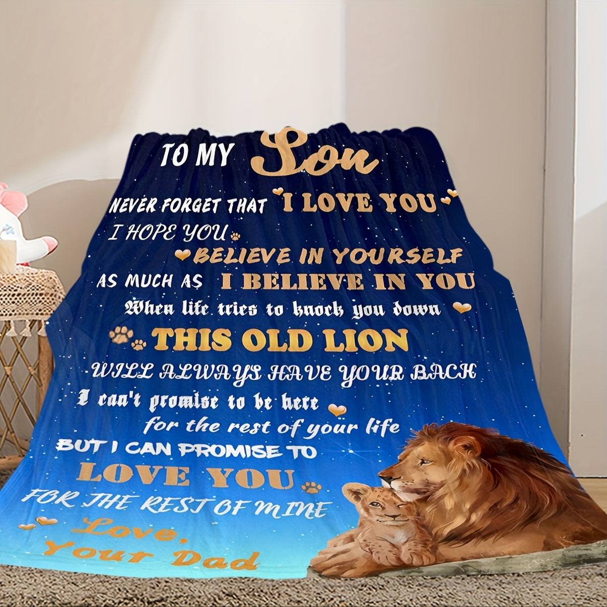 Теплое и уютное фланелевое одеяло с трогательным посланием от папы к сыну. Идеально подходит для уютного времяпрепровождения на диване, в кровати или во время походов. Отличный подарок на день рождения для любого случая.