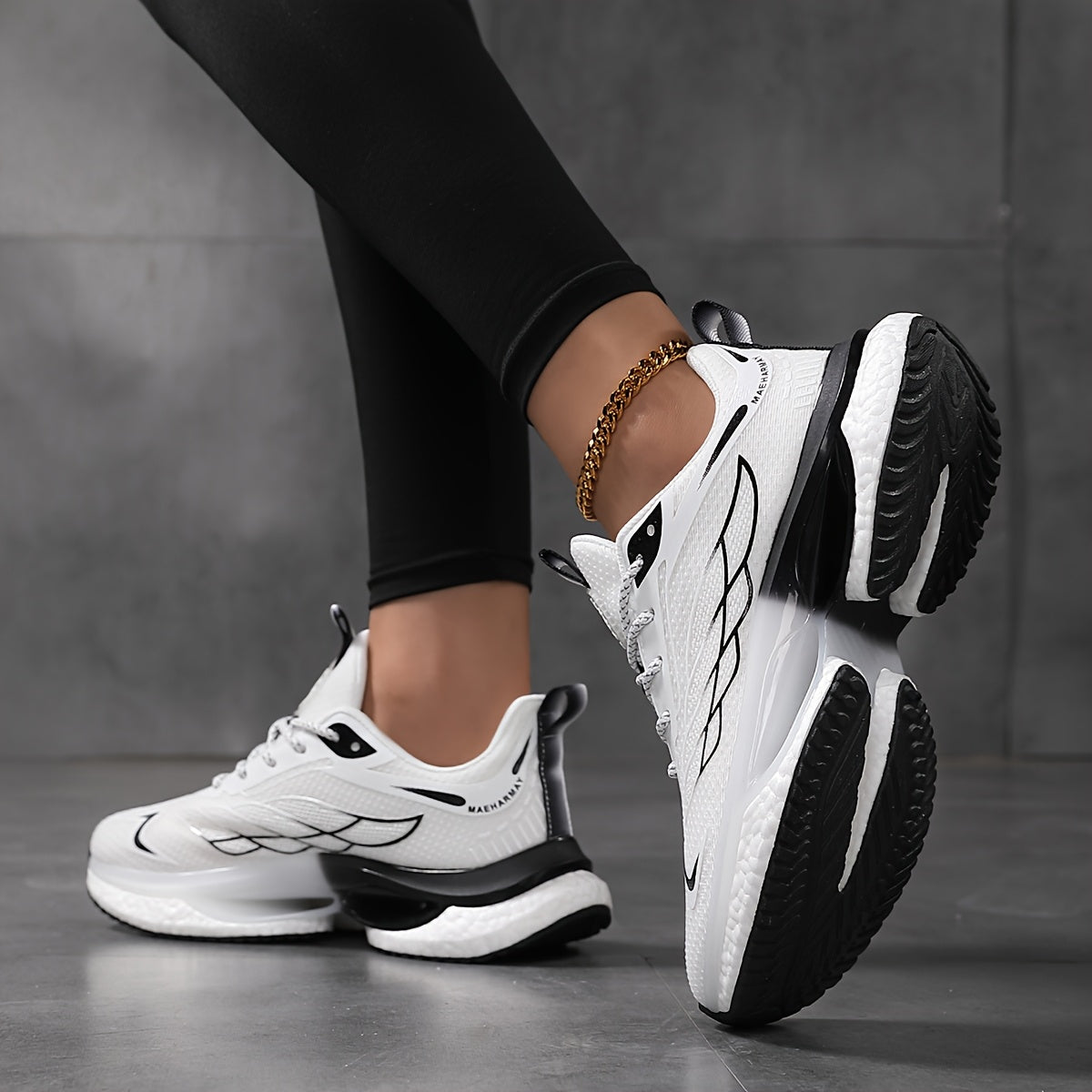 Women's Breathable Mesh Athletic Sneakers Low Top Lightweight Cushioned Running Shoes White Large Size