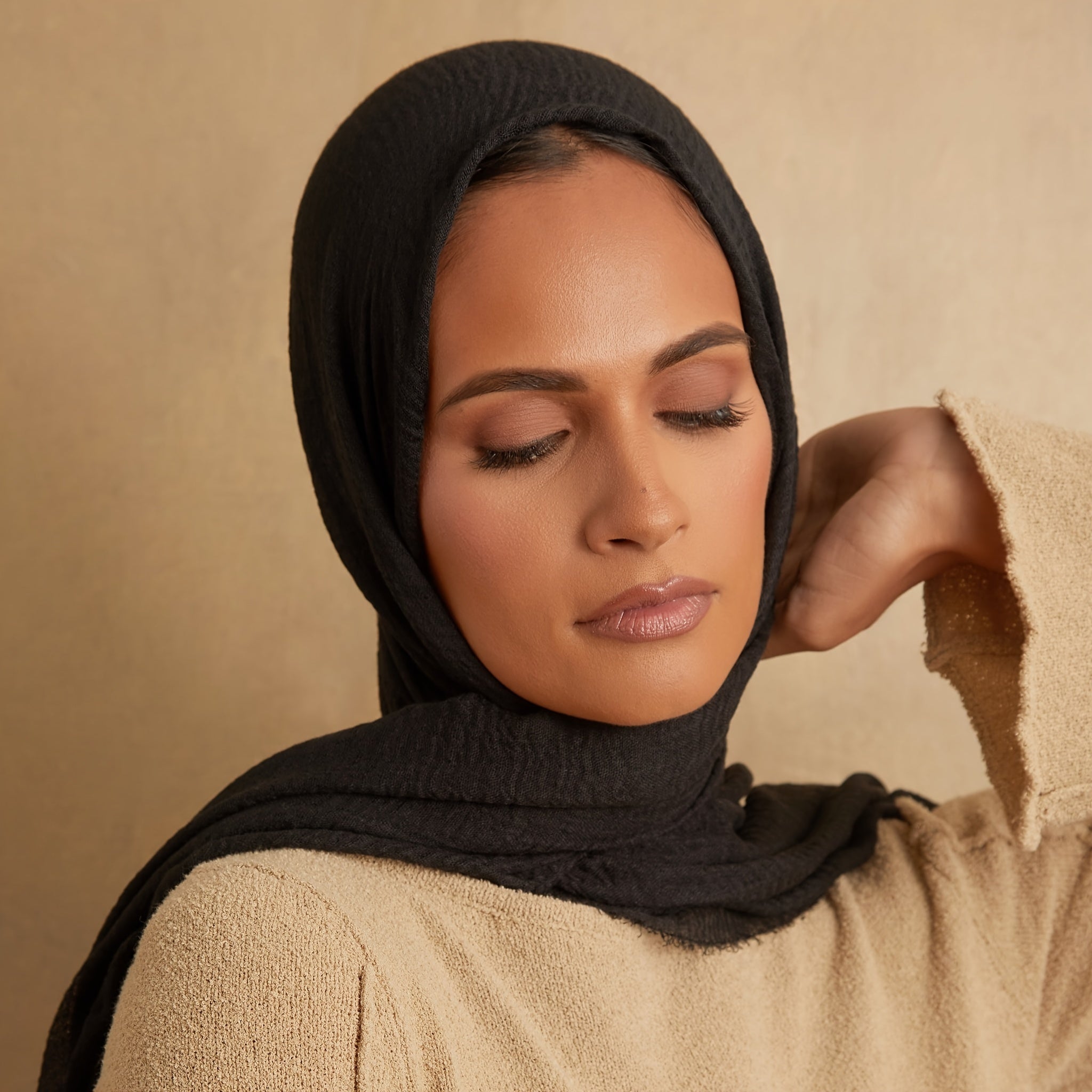 Crinkled Polyester Hijab Scarf for Women Solid Color Breathable Lightweight