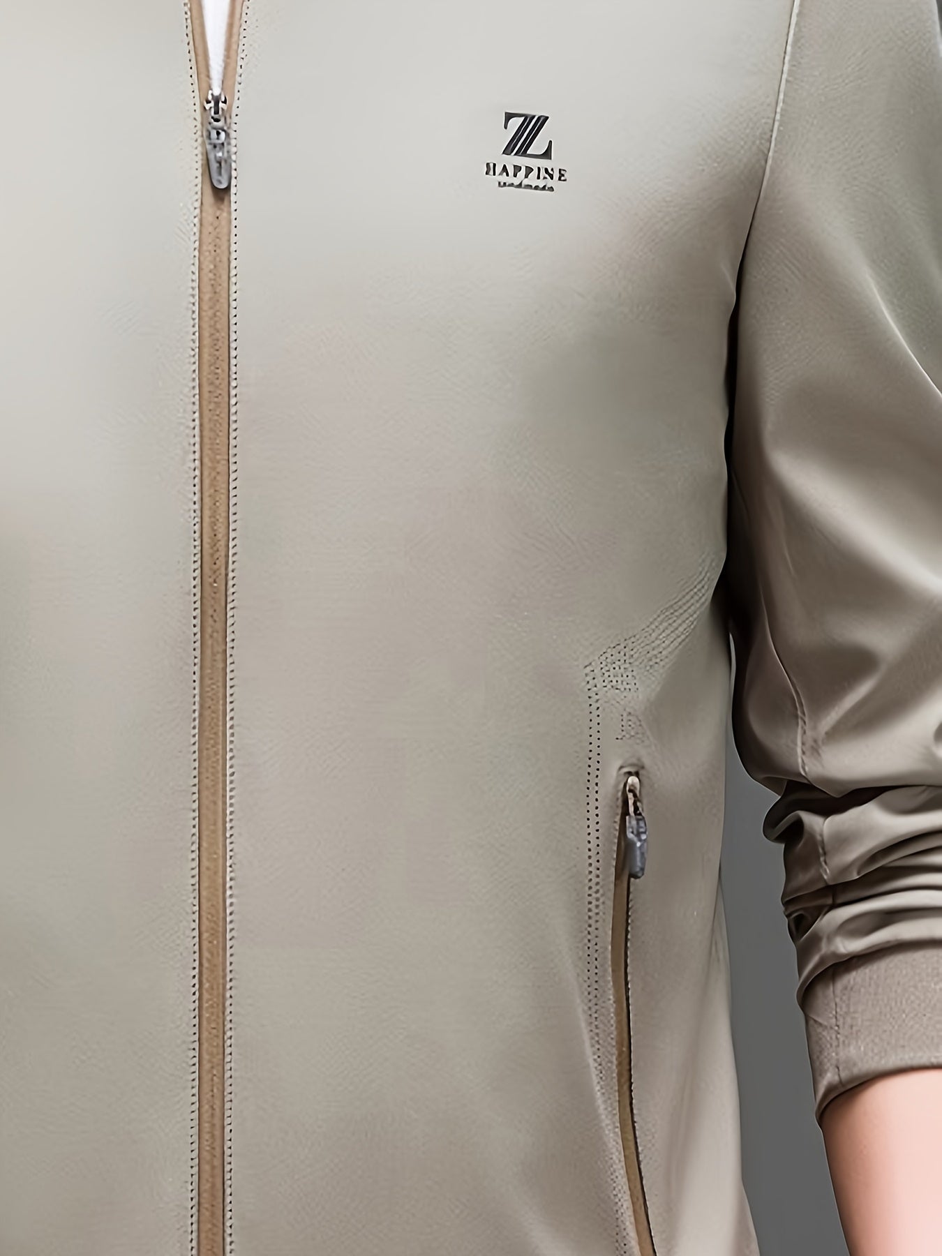 Erkaklar uchun tasodifiy turdagi turli rangdagi, 100% polyesterdan tayyorlangan, uzun yengli, oddiy kesim, zip-berish bilan va to'qilgan matodan yasalgan ko'ylak. Bahor/kovul dam olish kunlari uchun mos.