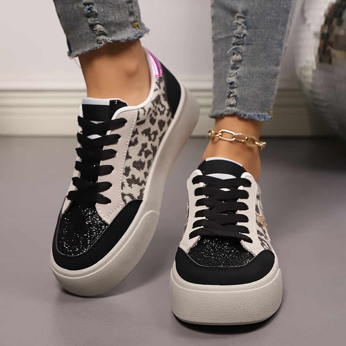 Women’s Leopard Print Casual Sneakers with Glitter Accents and Breathable Design