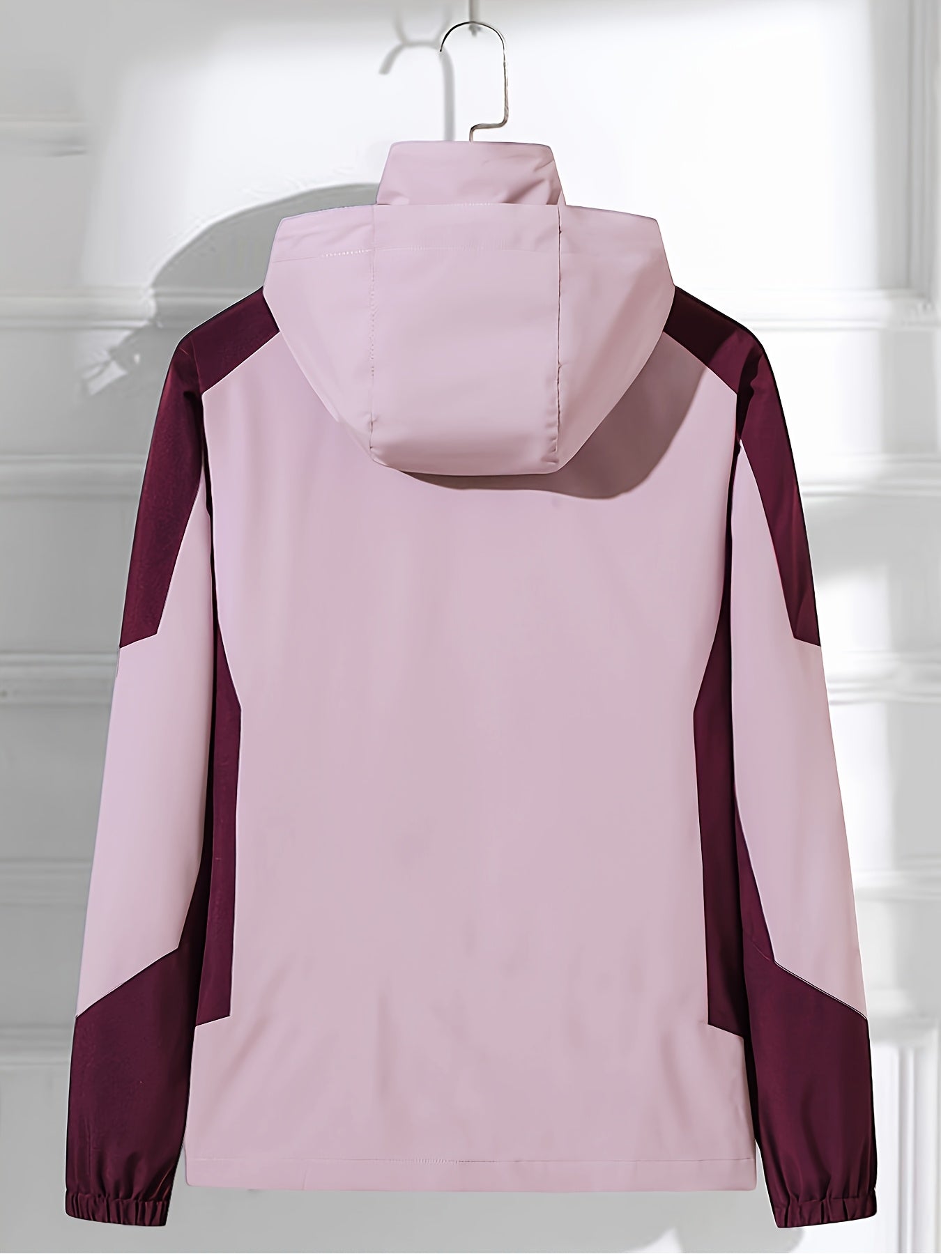 Women's Color Block Waterproof Winter Sports Jacket with Hood and Long Sleeves