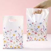 Bolsas de regalo de plástico con diseño de hojas y flores de la temática Wildflowers, set de 10, 25, 50, con asa de punzón