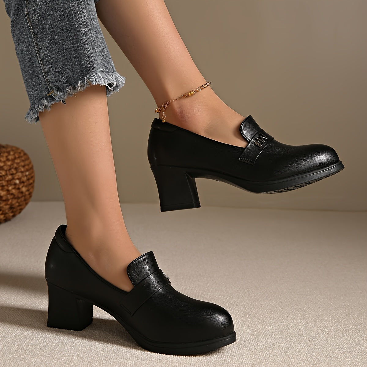 Ayollar uchun blok poyafzalari qulay va ko‘p maqsadli kiyinadigan poyabzal