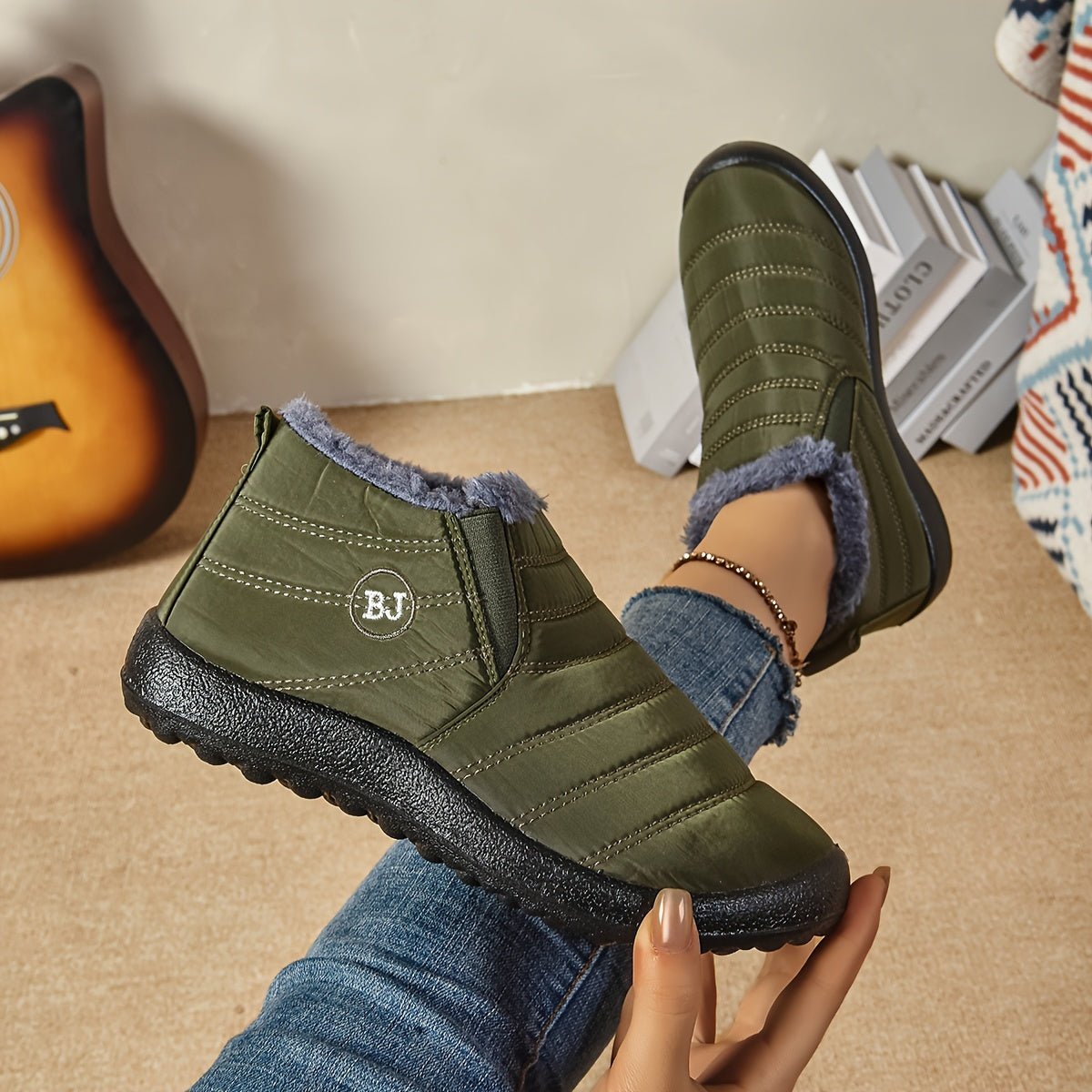 Unisex Fleece-Lined Winter Snow Boots Anti-Slip Ankle Shoes with Thick Sole