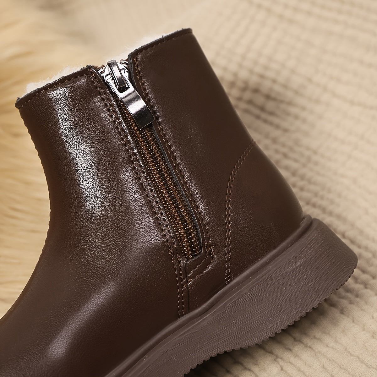 Ayollar uchun tasodifiy kiyim uchun iliq fleece astarli botinkalar