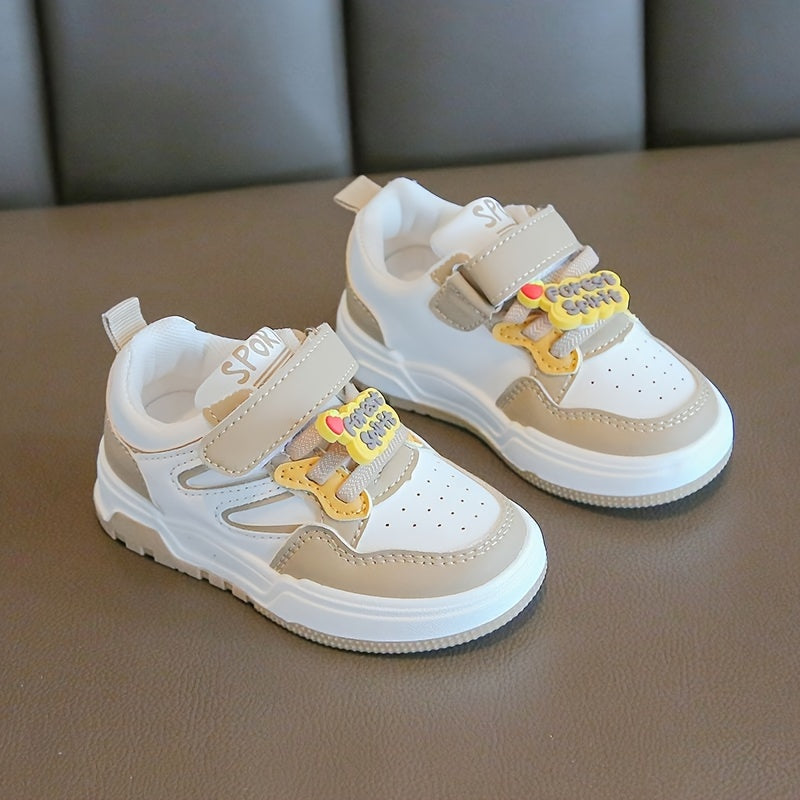 1-6 yoshdagi o'g'il va qizlar uchun bolalar sport krossovkalari, tasodifiy multfilm naqshiga ega, pastki dizayn, ilgich va lenta yopilishi, mato astar, PVC taglik, dumaloq barmoq, PU yuqori qismi va qulay.