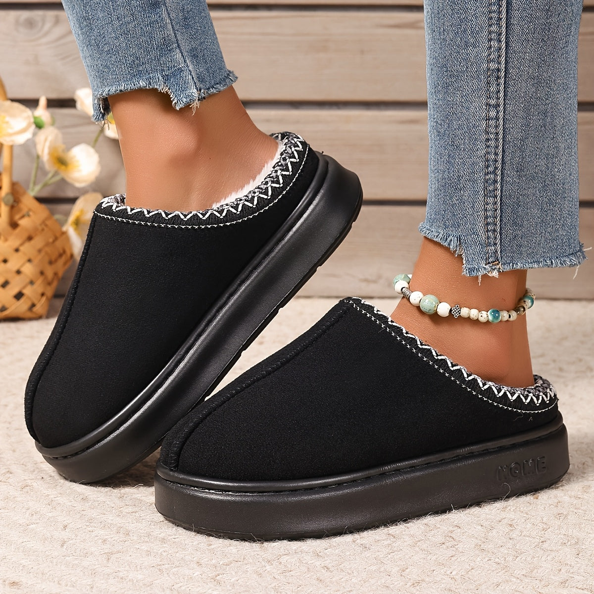 Juftlik uchun qulay bir rangli shlyapa qattiq rangli qishda mo'ljallangan, mo'rt va yopishqoq EVA taglik bilan, sirpanishga qarshi