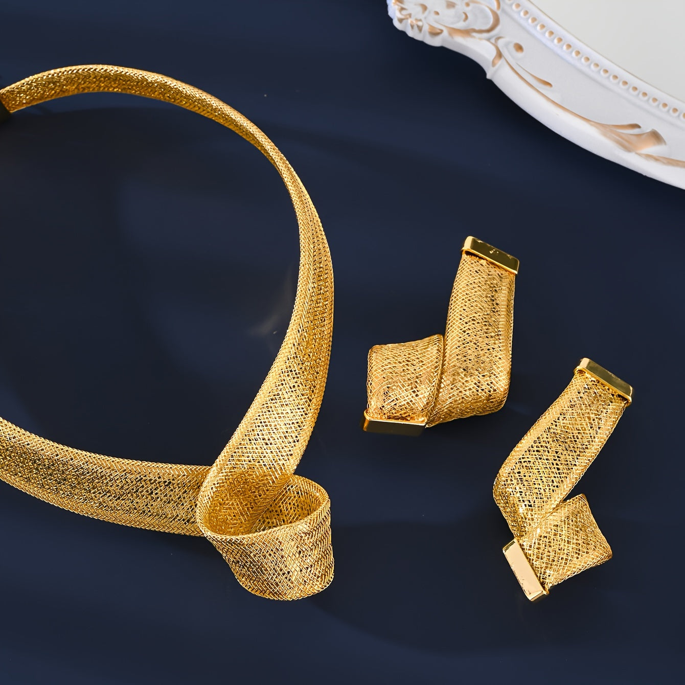 5 ta Dubay mis zargarlik buyumlari to'plami, zanjir, sirg'alar, uzuklar va bilakuzuklar, har kuni kiyish yoki sovg'a sifatida mukammal.