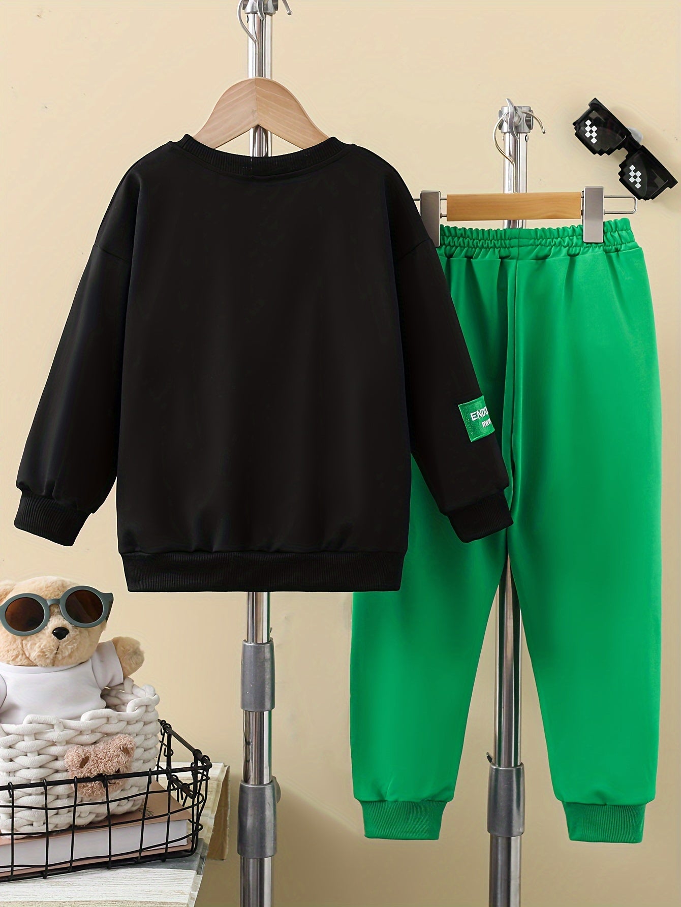 Boys' Two-Piece Outfit with Bear Print Hat, Black Sweatshirt and Green Trousers
