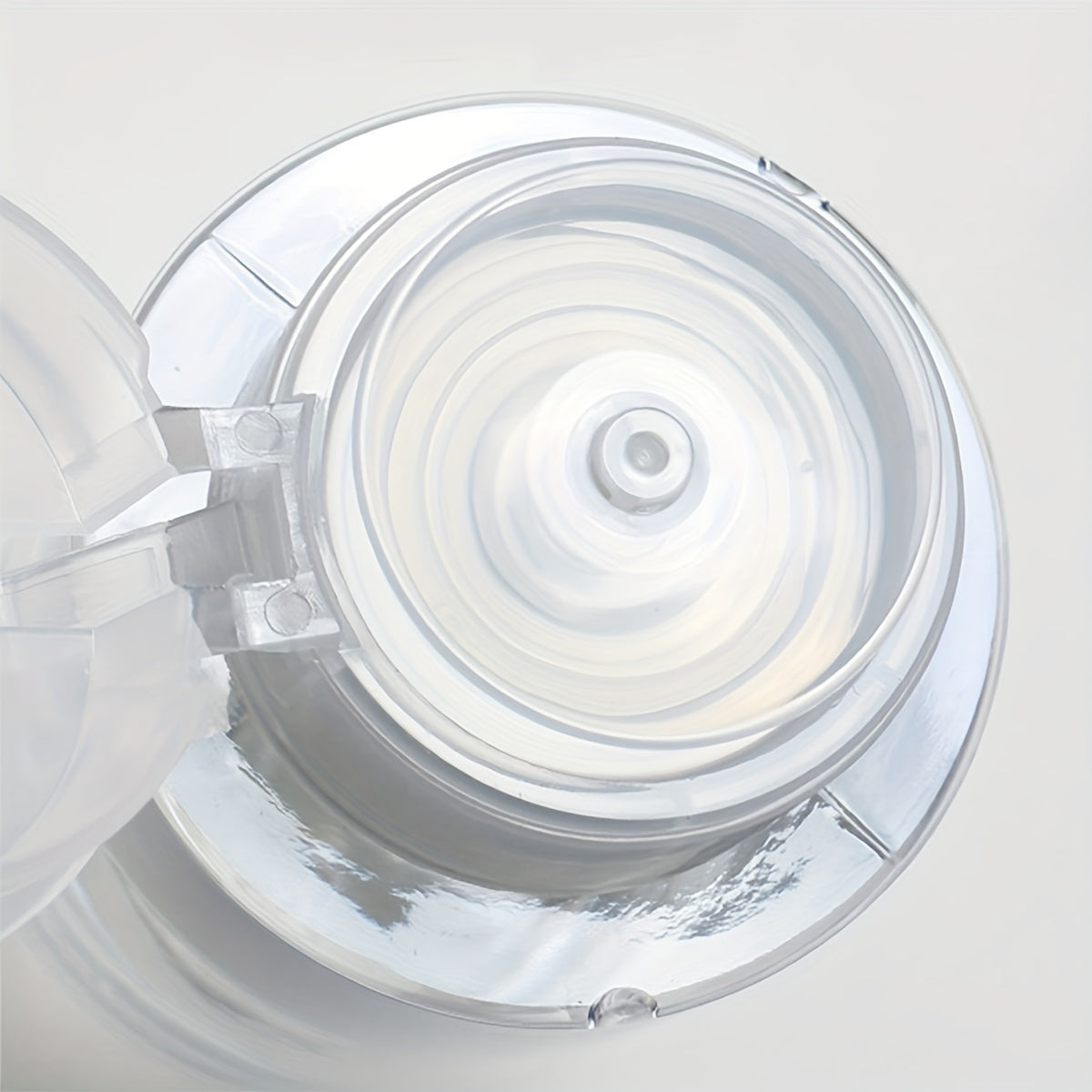 Portable Nail Polish Dispenser Bottle for Makeup Remover and Cosmetics