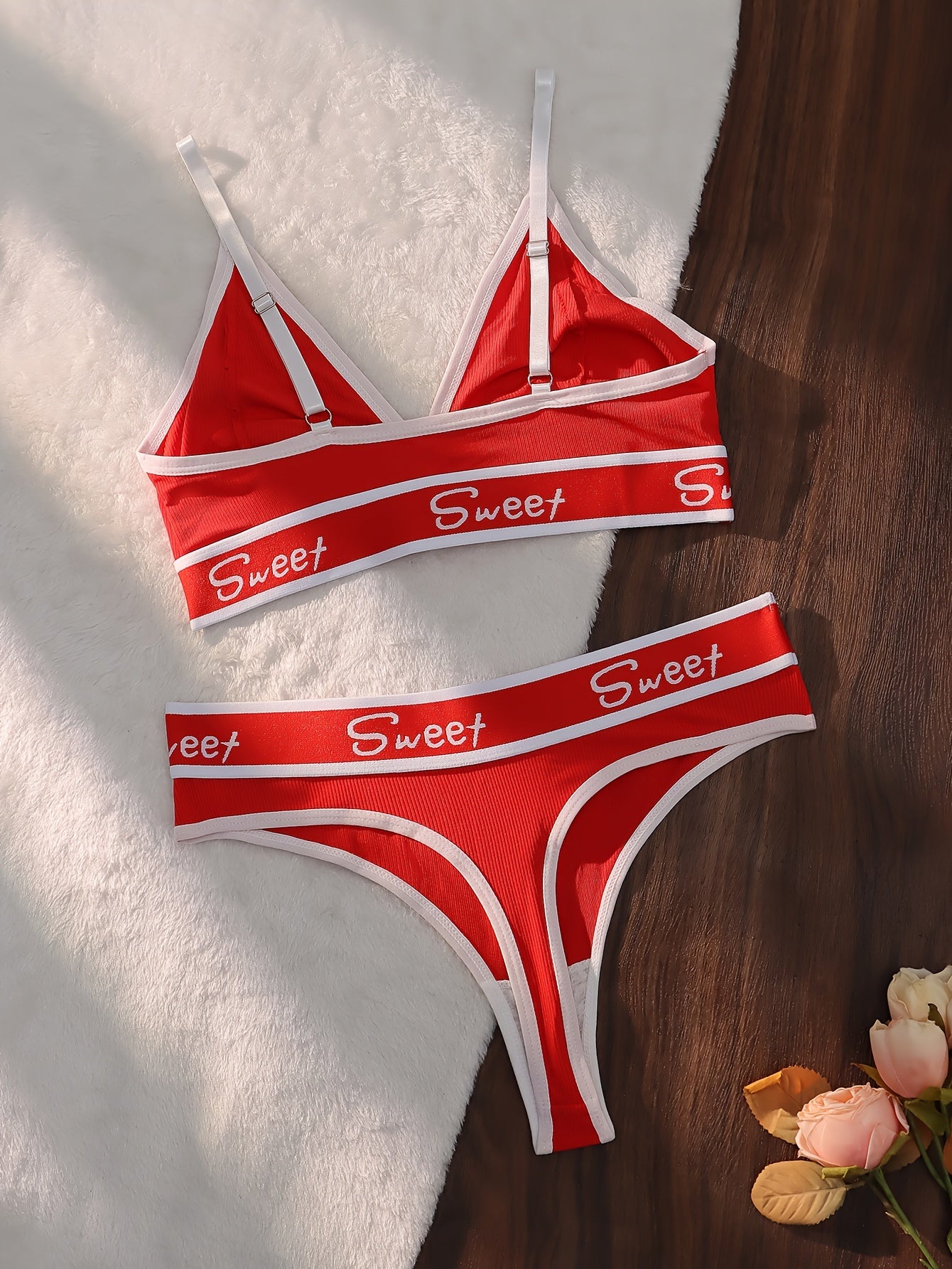 Women's Sports Bra with Cross-Back Triangle Cups for Activewear