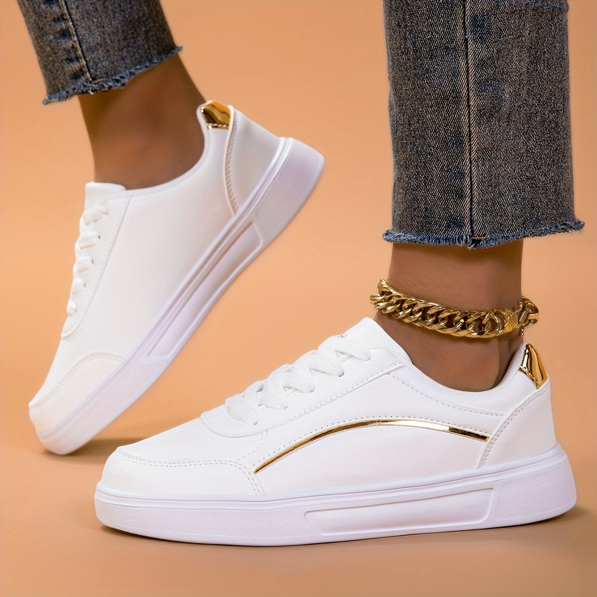 Women's White Low-Top Sneakers Lightweight Casual Lace-Up Shoes