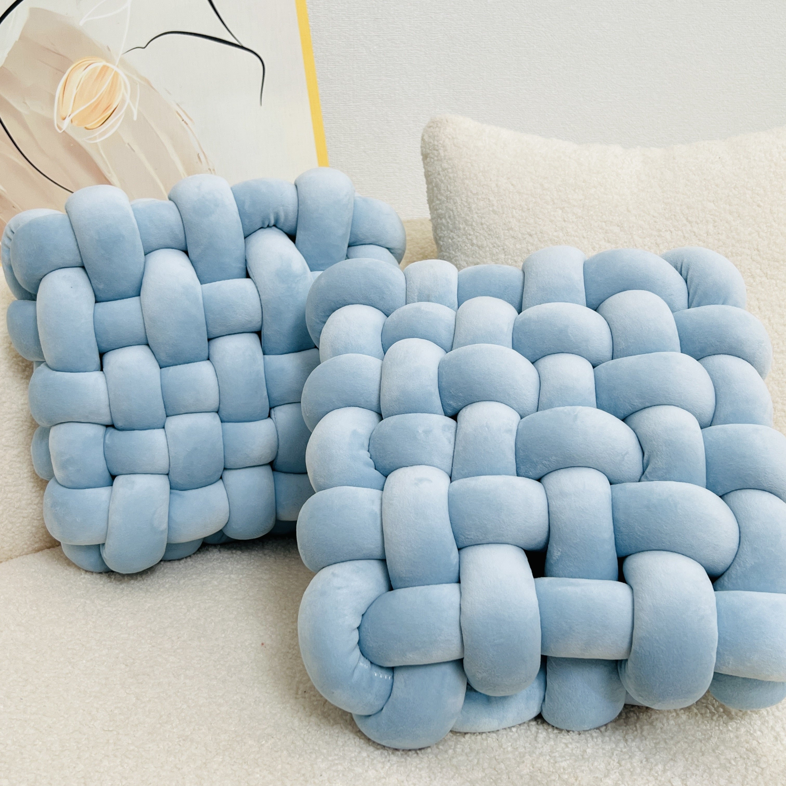 Мягкая подушка в виде узла, идеальна для домашнего декора в гостиных, спальнях и офисах.