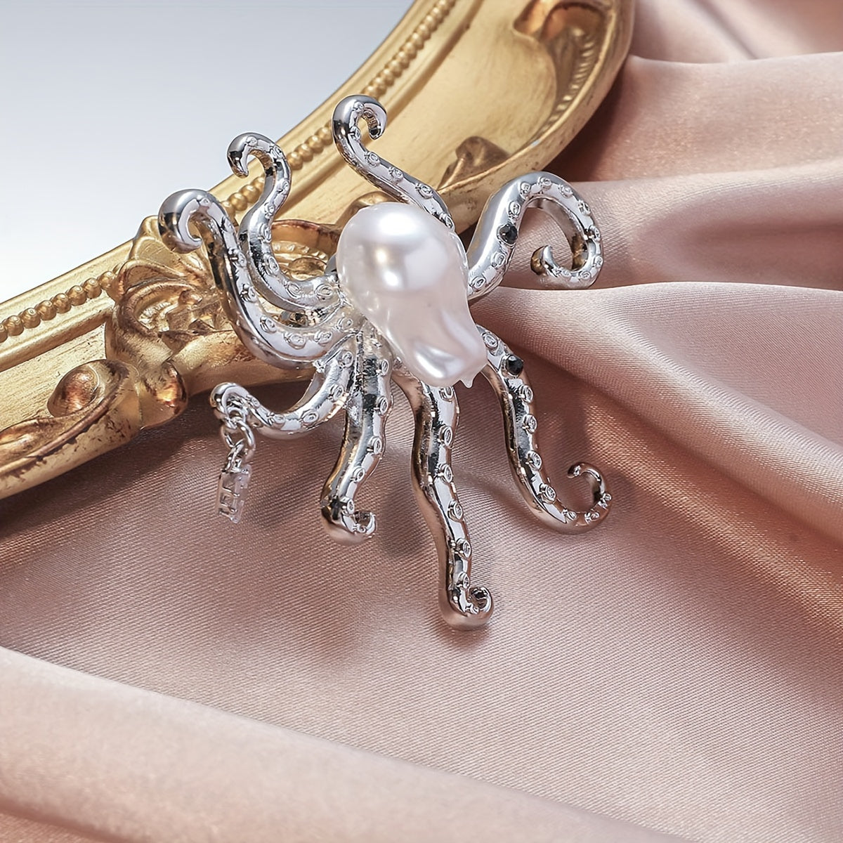 Ocean-Themed Octopus Brooch with Baroque Pearl and Diamond Inlay Jewelry Accessory