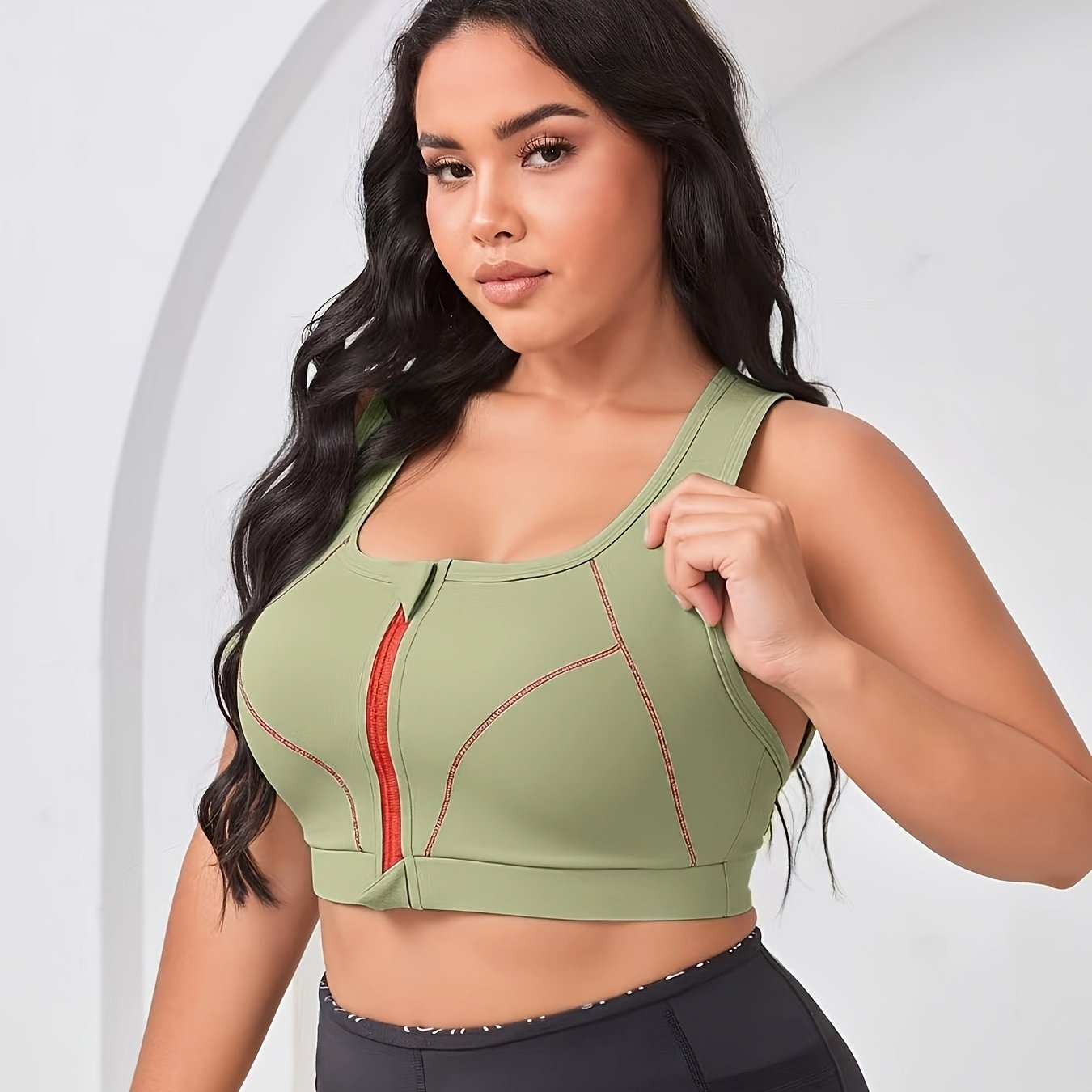 Plus Size Women Sports Bra with Front Zipper High Support Removable Pads