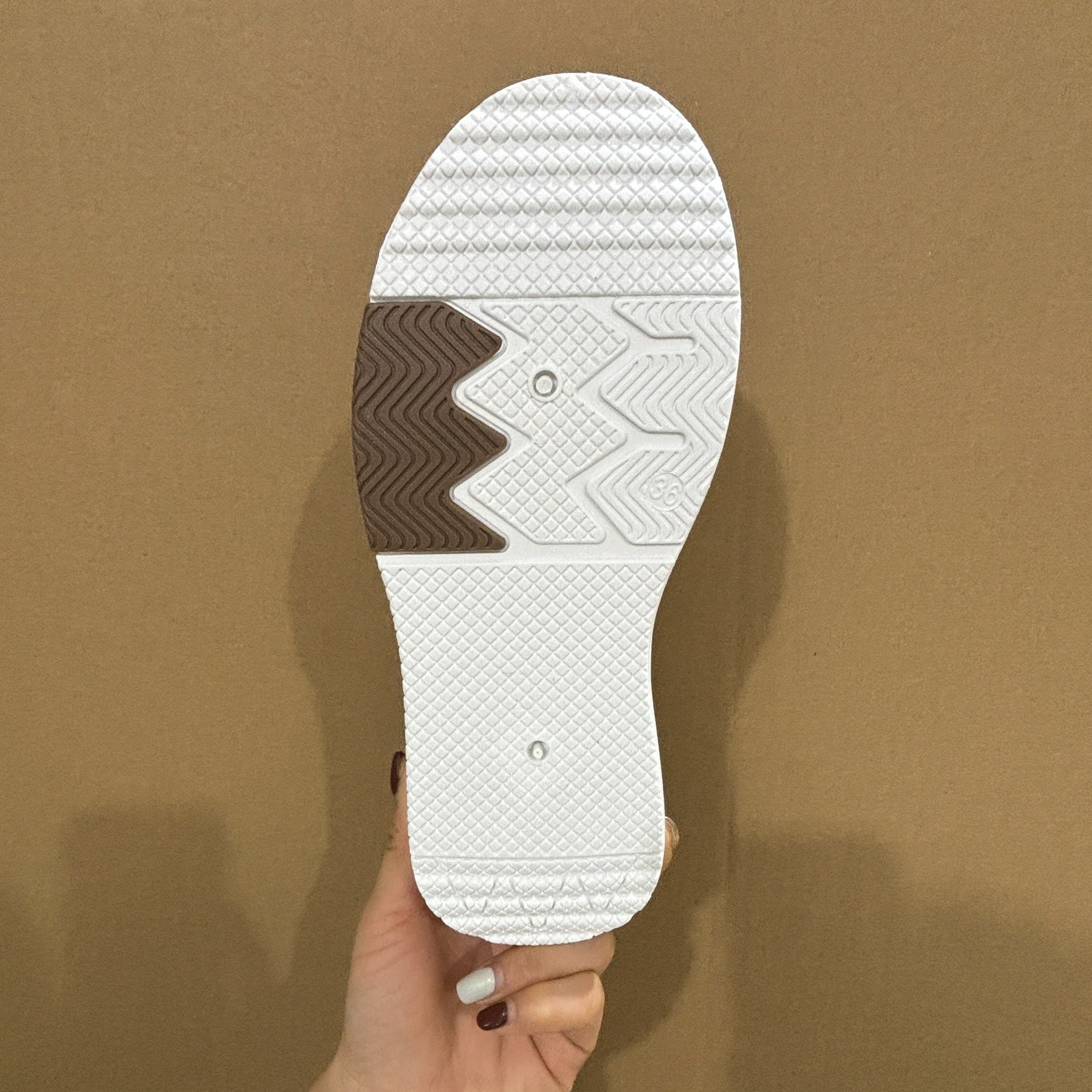 Women's Casual Sneakers Low Top Breathable Fabric Non-Slip Rubber Sole