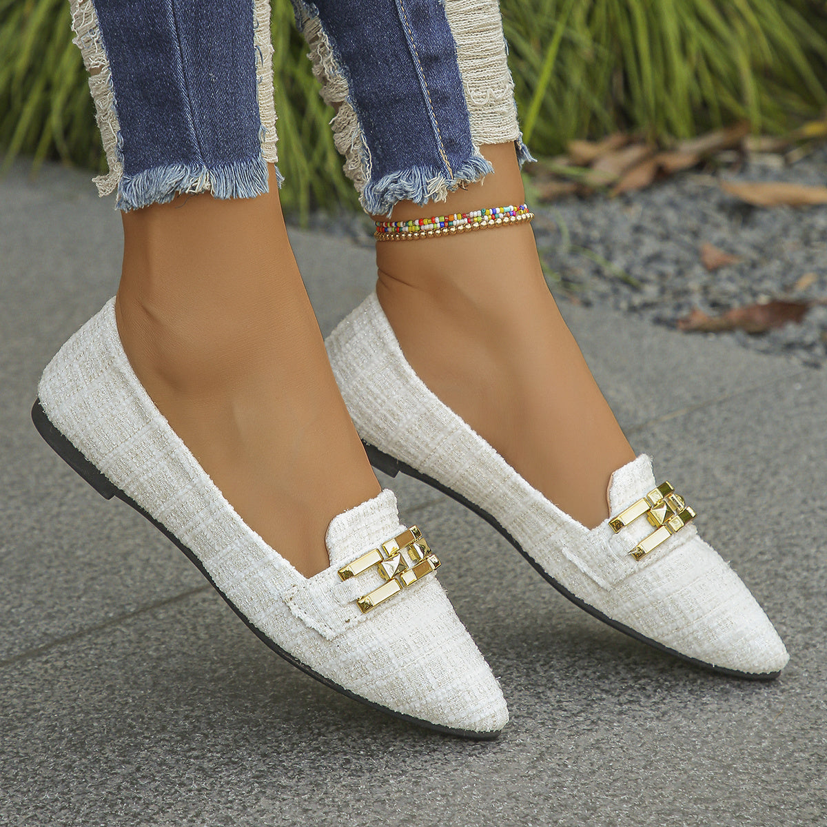 Zapatos planos de punta con slip-on para mujer de tallas grandes con detalles de estrella y cadena