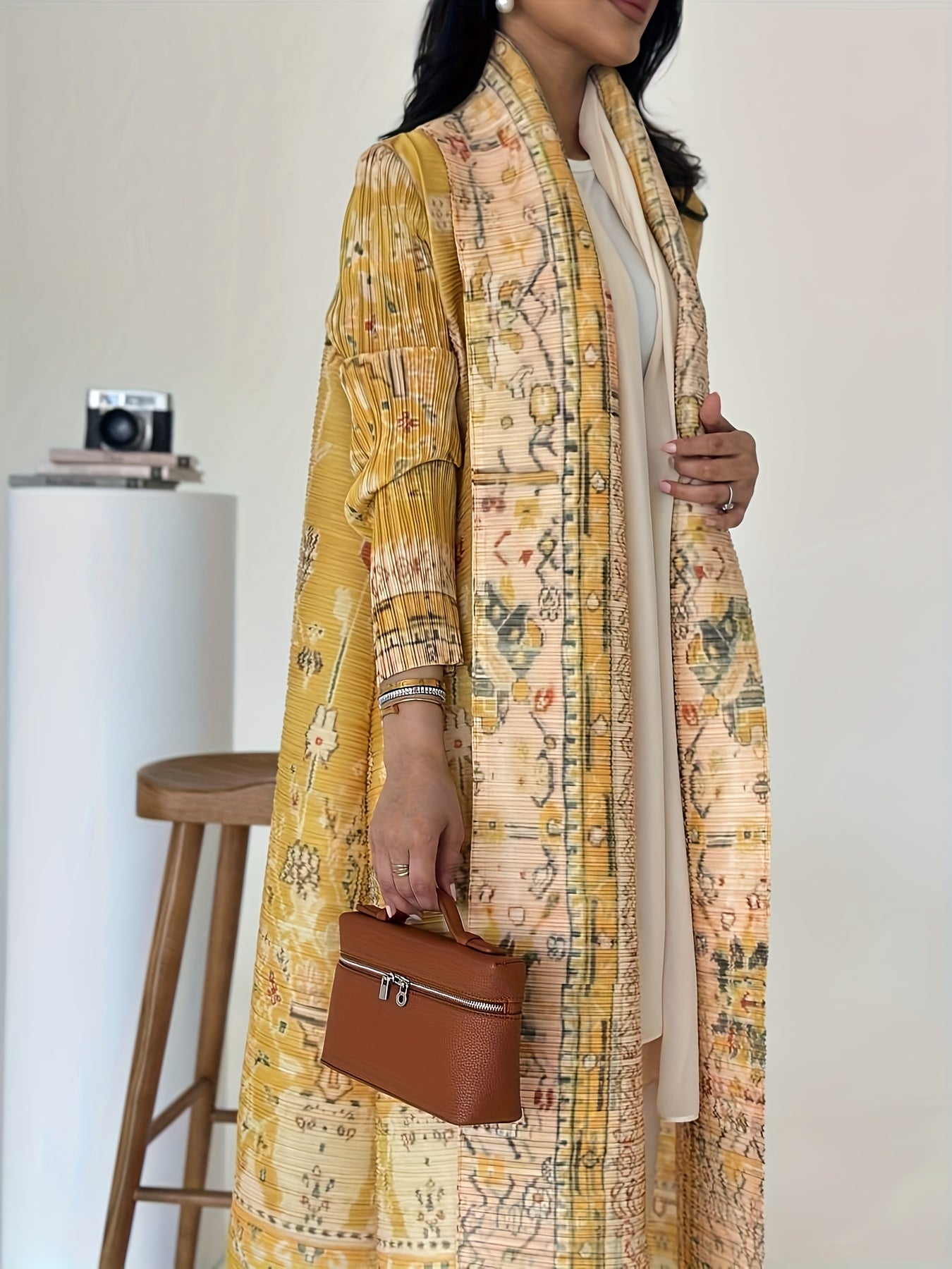 Ayollar uchun kattaroq o'lchamdagi sariq gullik kaftan kiyi, erkin fit, quyoshdan himoyalovchi abaya