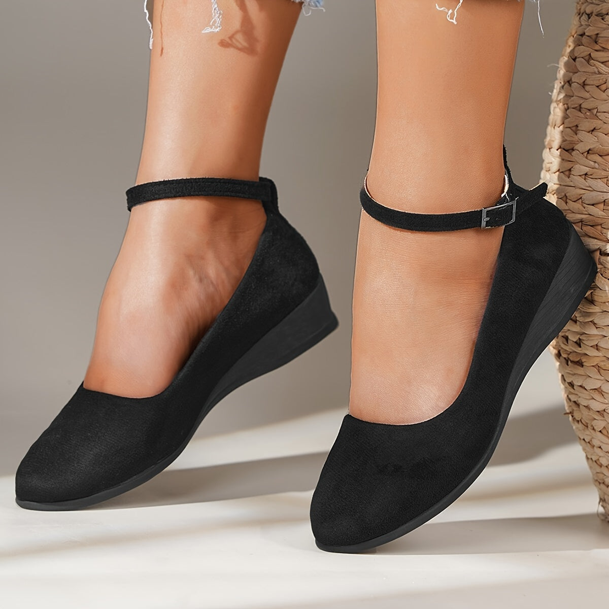 Women's Casual Shoes Low Heel Soft Material Ankle Buckle Strap