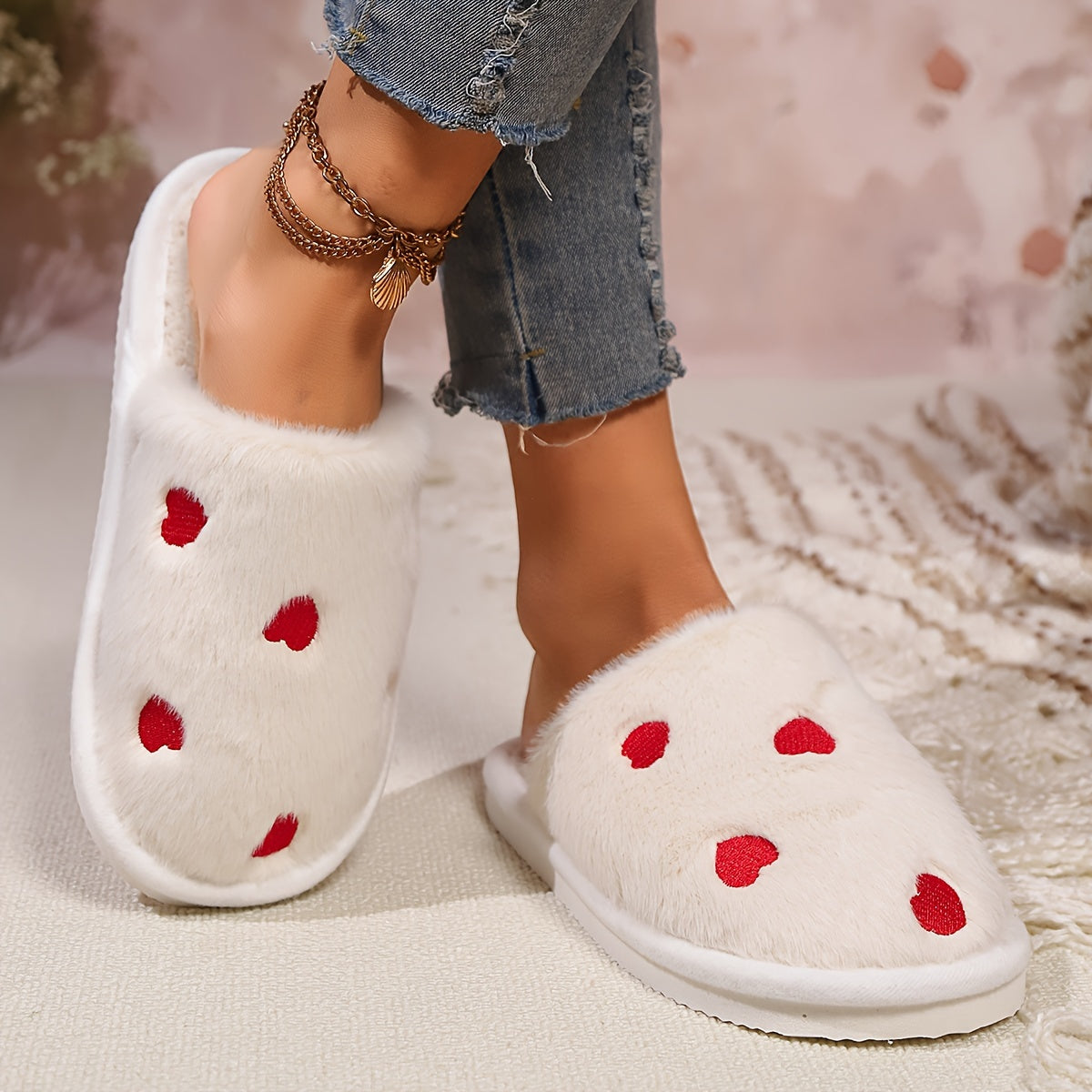 Women's Winter Slippers with Heart Pattern Non-Slip EVA Sole Cozy Warm Indoor Outdoor Black White Pink