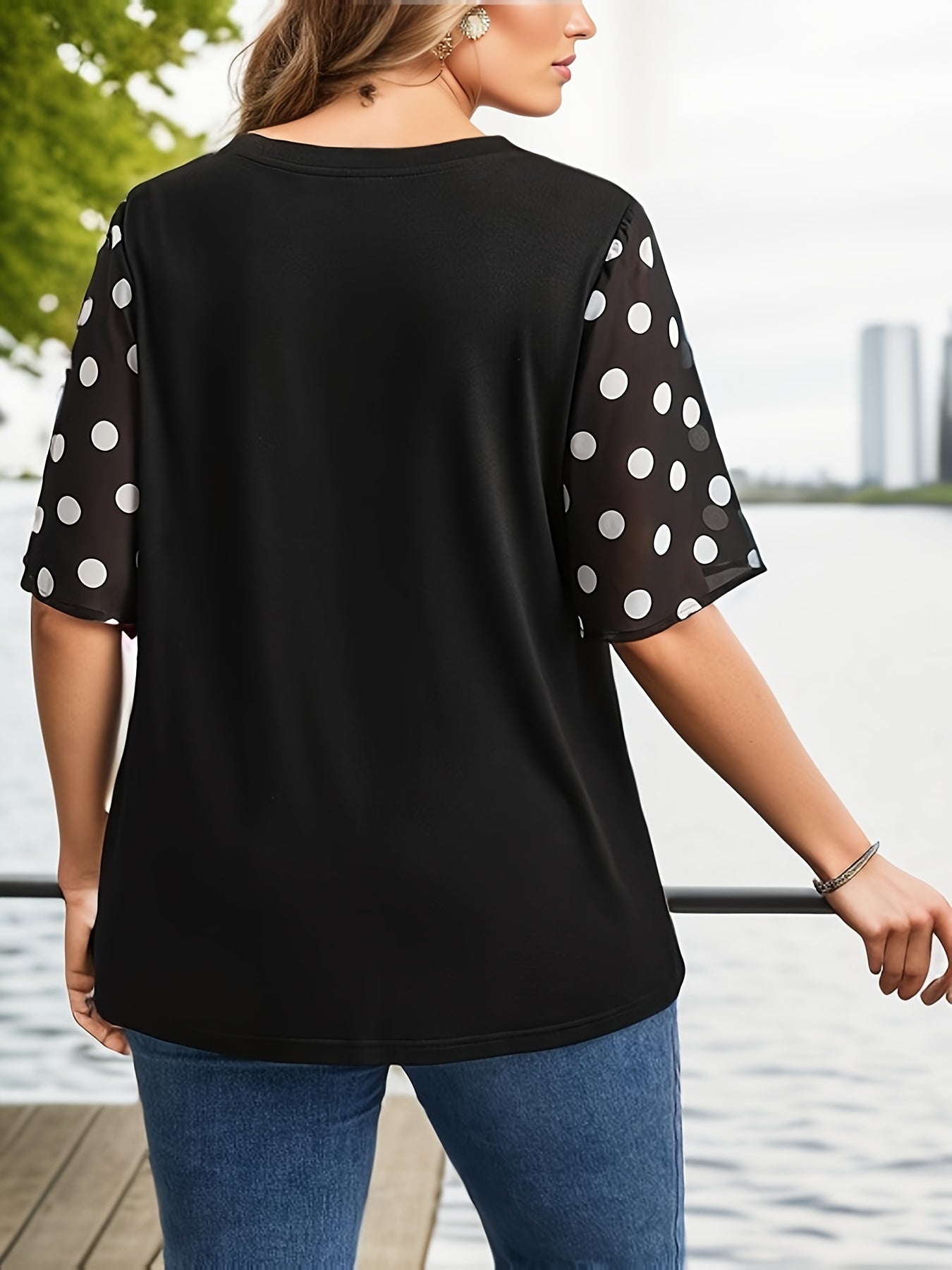 Plus o'lcham ayollar uchun qora polka nuqtali T-shirt, kundalik, qisqa qo'l, engil