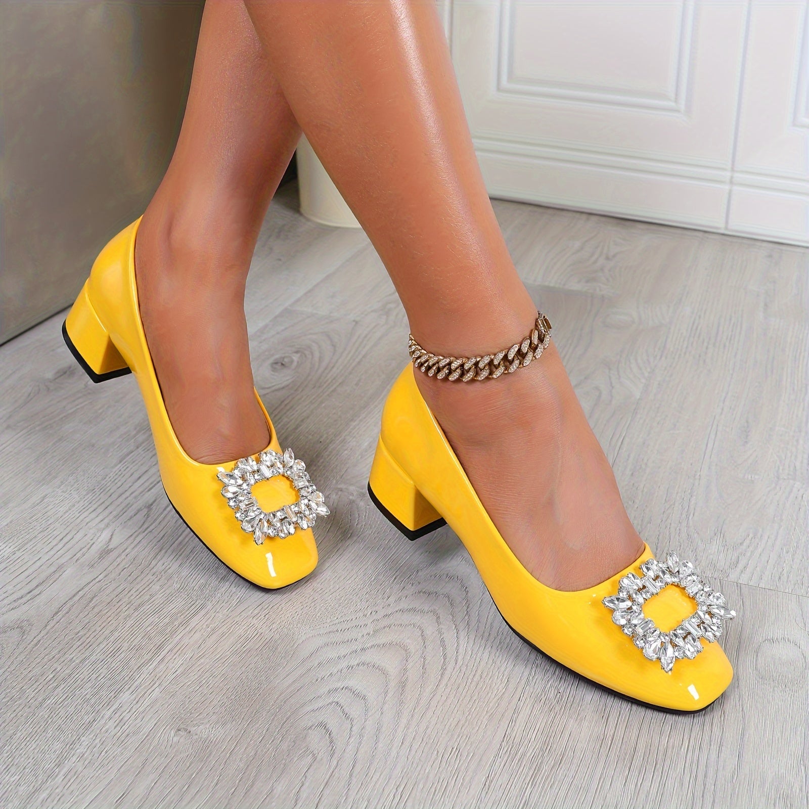 Ayollar uchun nafas oladigan, bir rangli kvadrat barmoqli poyabzal, katta o'lcham, qulay flatlar