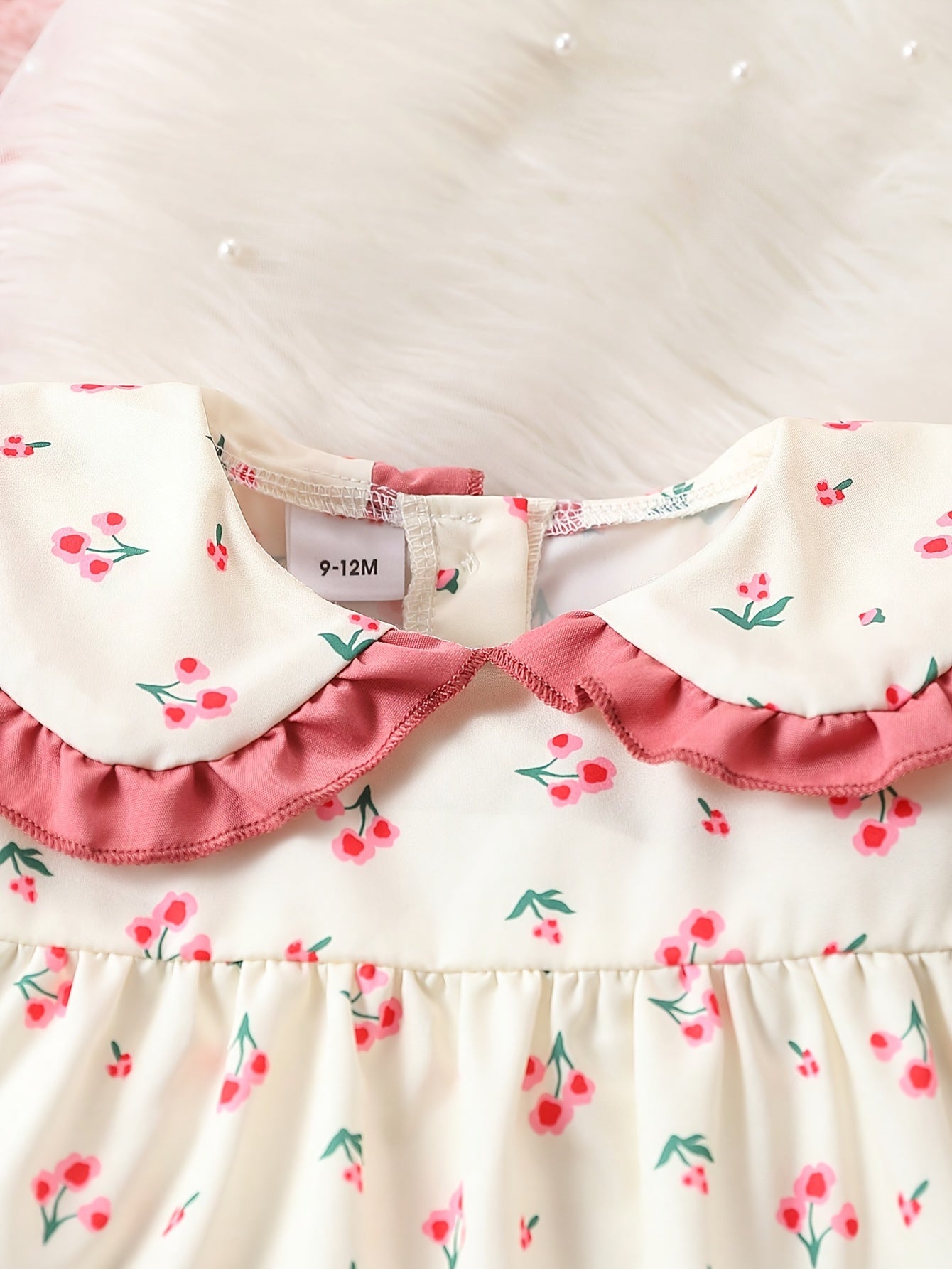 Костюм для малышки с цветочной блузкой и розовыми джоггерами для весны и осени