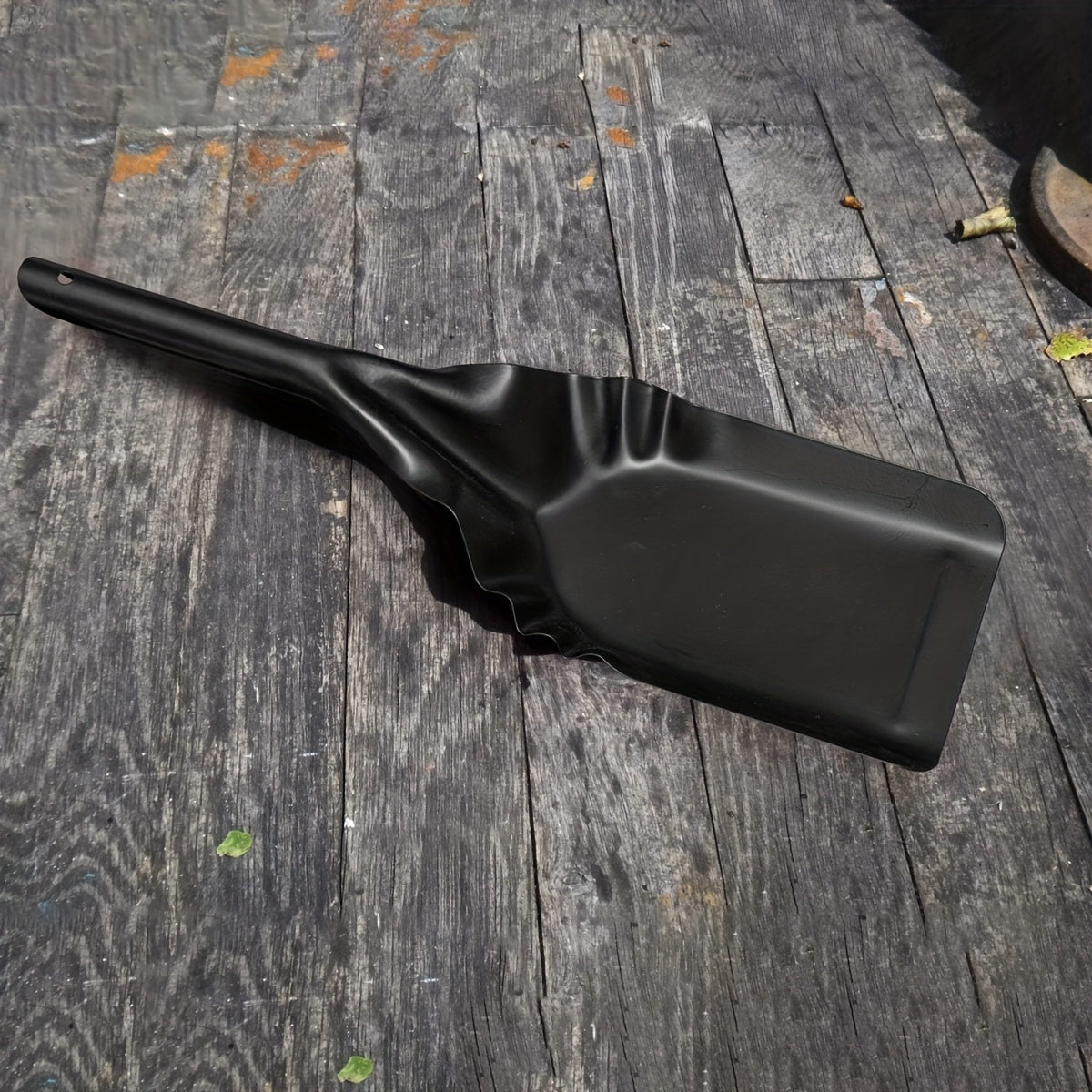 Metal Fireplace Ash Shovel for Heating and Air Purifiers, Durable and Compact