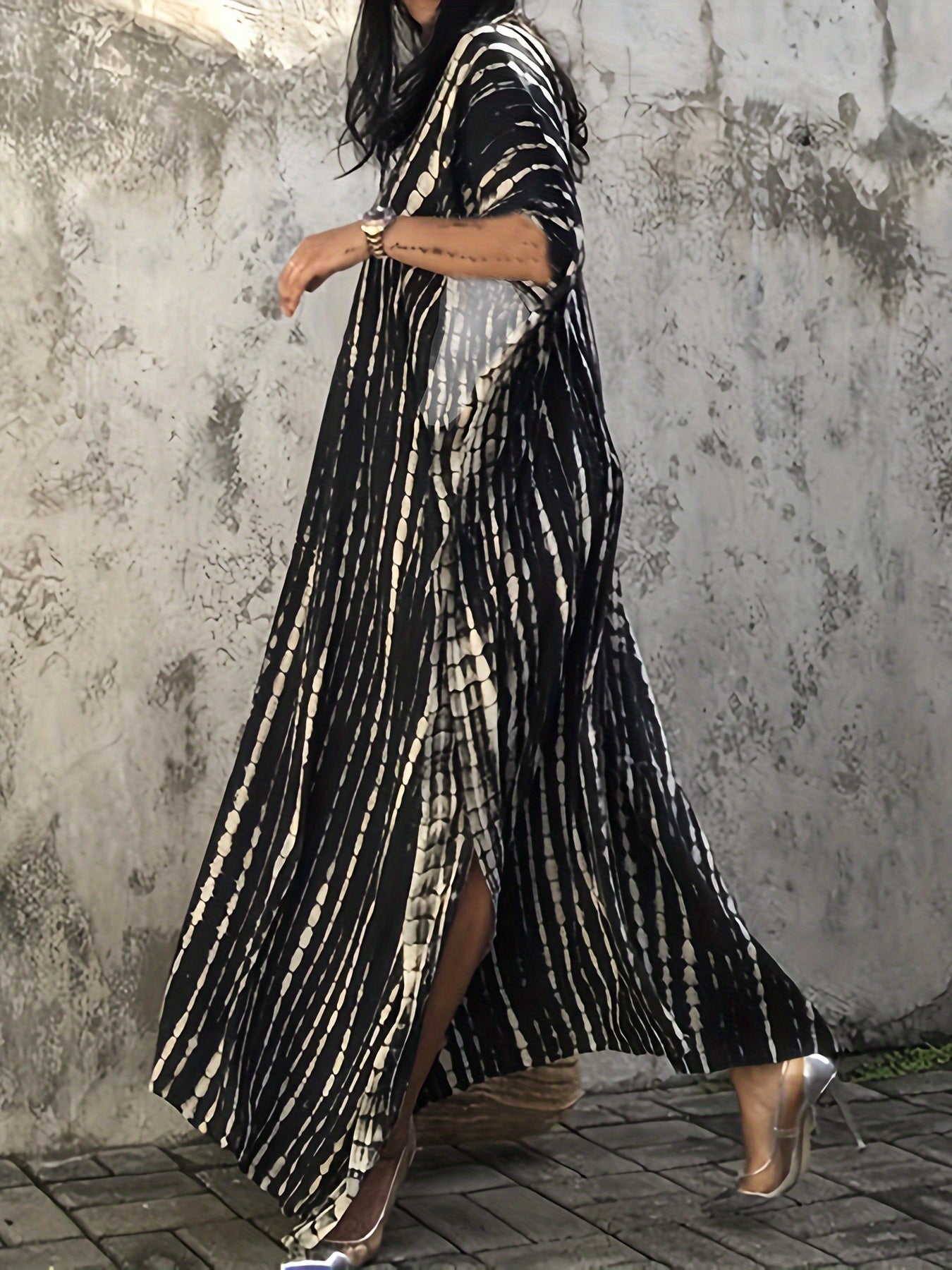 Платье-кафтан в стиле бохо большого размера с контрастными черно-белыми блоками и V-образным вырезом, свободного кроя, с короткими рукавами