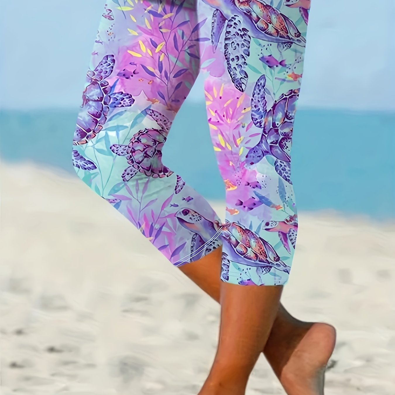 Leggings de mujer talla grande tipo Capri de cintura alta con estampado vibrante de tortuga marina y follaje tropical