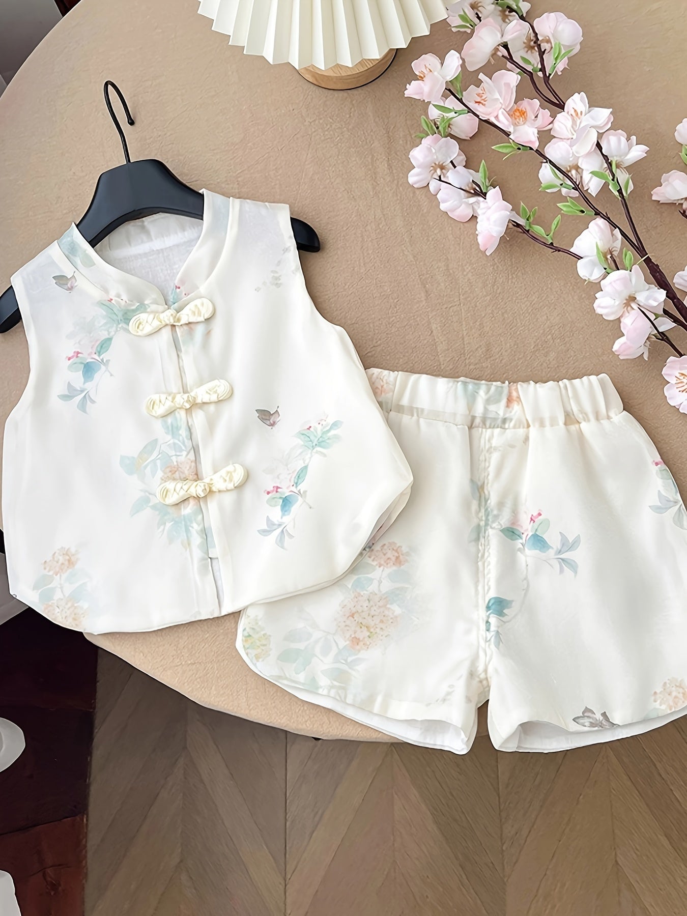 Conjunto de pantalones cortos de verano sin mangas con estampado floral y punto para niños, ideal para actividades al aire libre