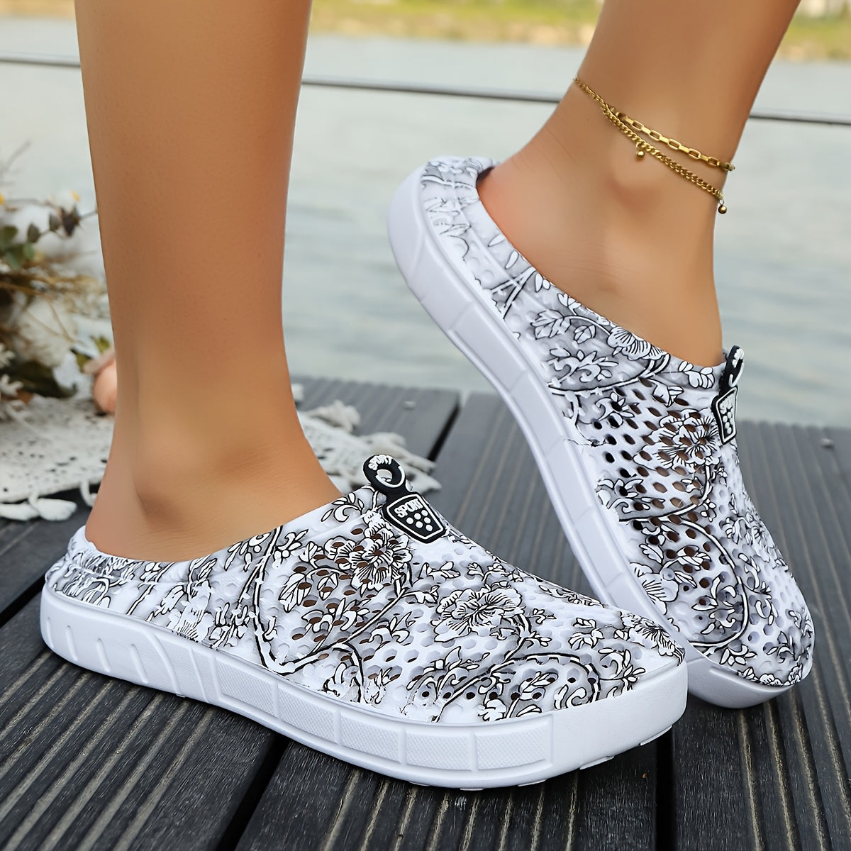 Women's Camouflage Pattern EVA Clogs Lightweight Breathable Non-Slip Summer Shoes