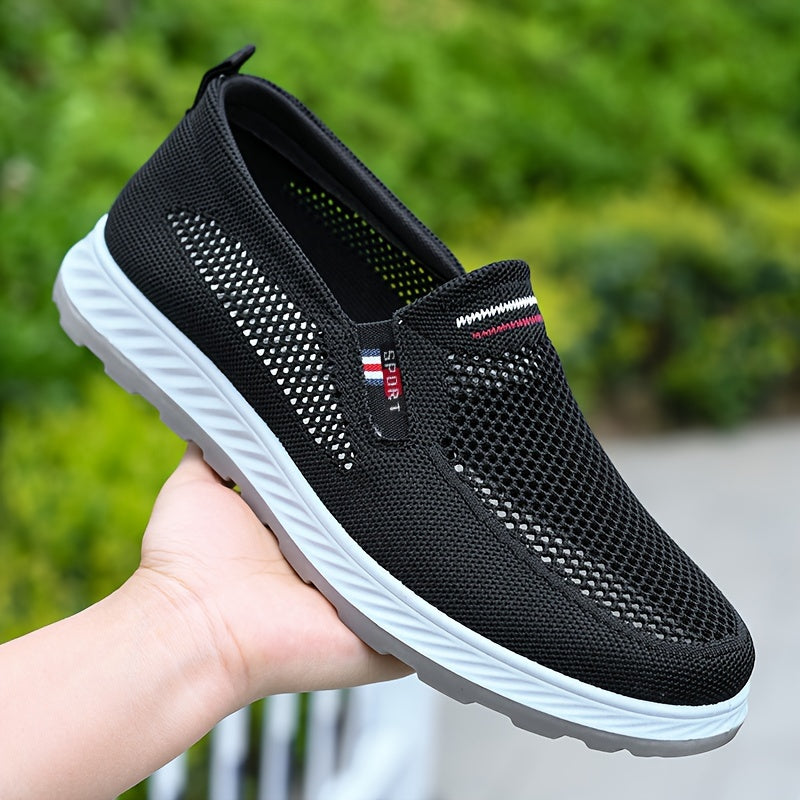 Erkaklar uchun sirg'alar, har qanday mavsumda ochiq havoda faoliyatlar uchun nafas oladigan va mustahkam, sirpanmaydigan to'quvga ega. Yurish, yugurish, piyoda sayr qilish va baliq ovlash uchun qulay.