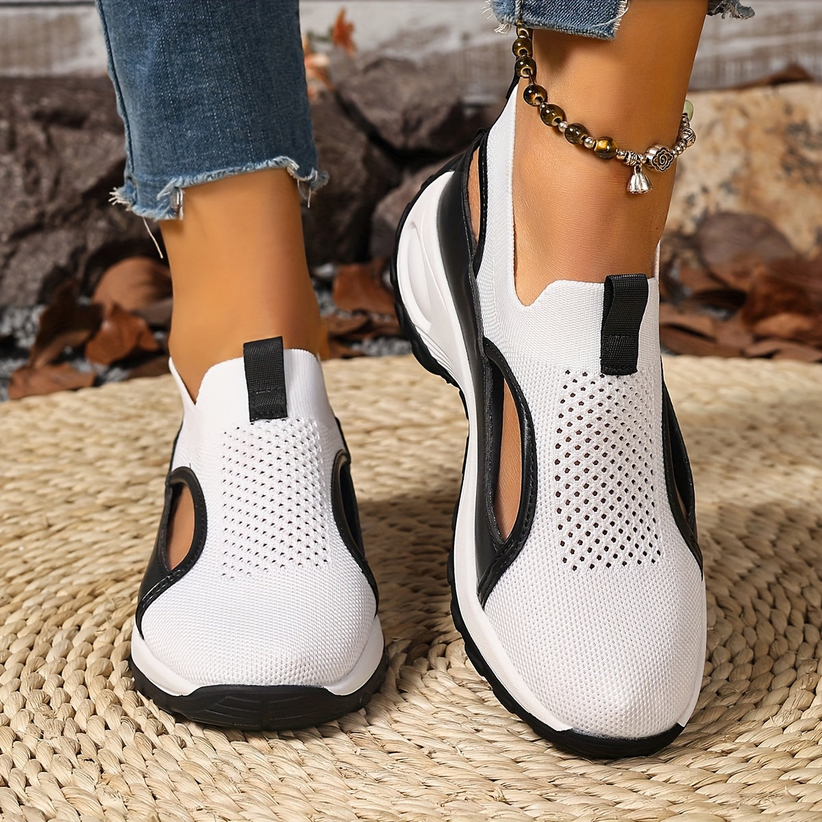 Women’s Casual Slip-On Sneakers Breathable Mesh White/Black All-Season