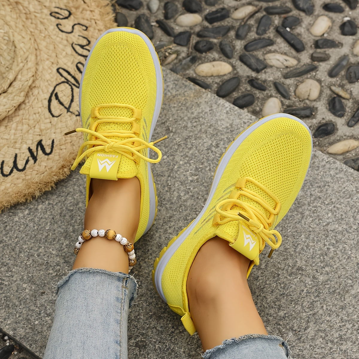 Ayollar uchun nafas oladigan, engil sport poyabzali, ko‘k va oq, tez kiyinadigan, kundalik shaxsiy poyabzal